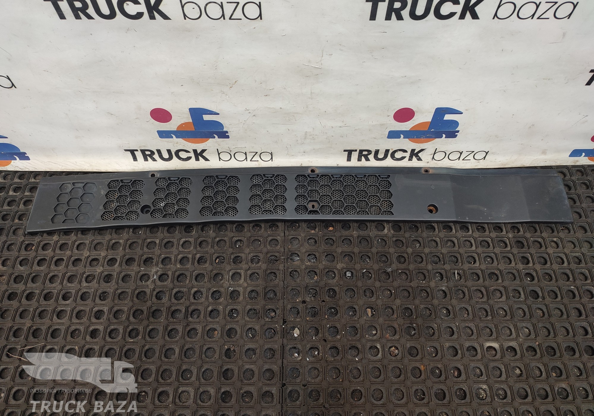 81082015940 Накладка воздухозаборника для Man TGL