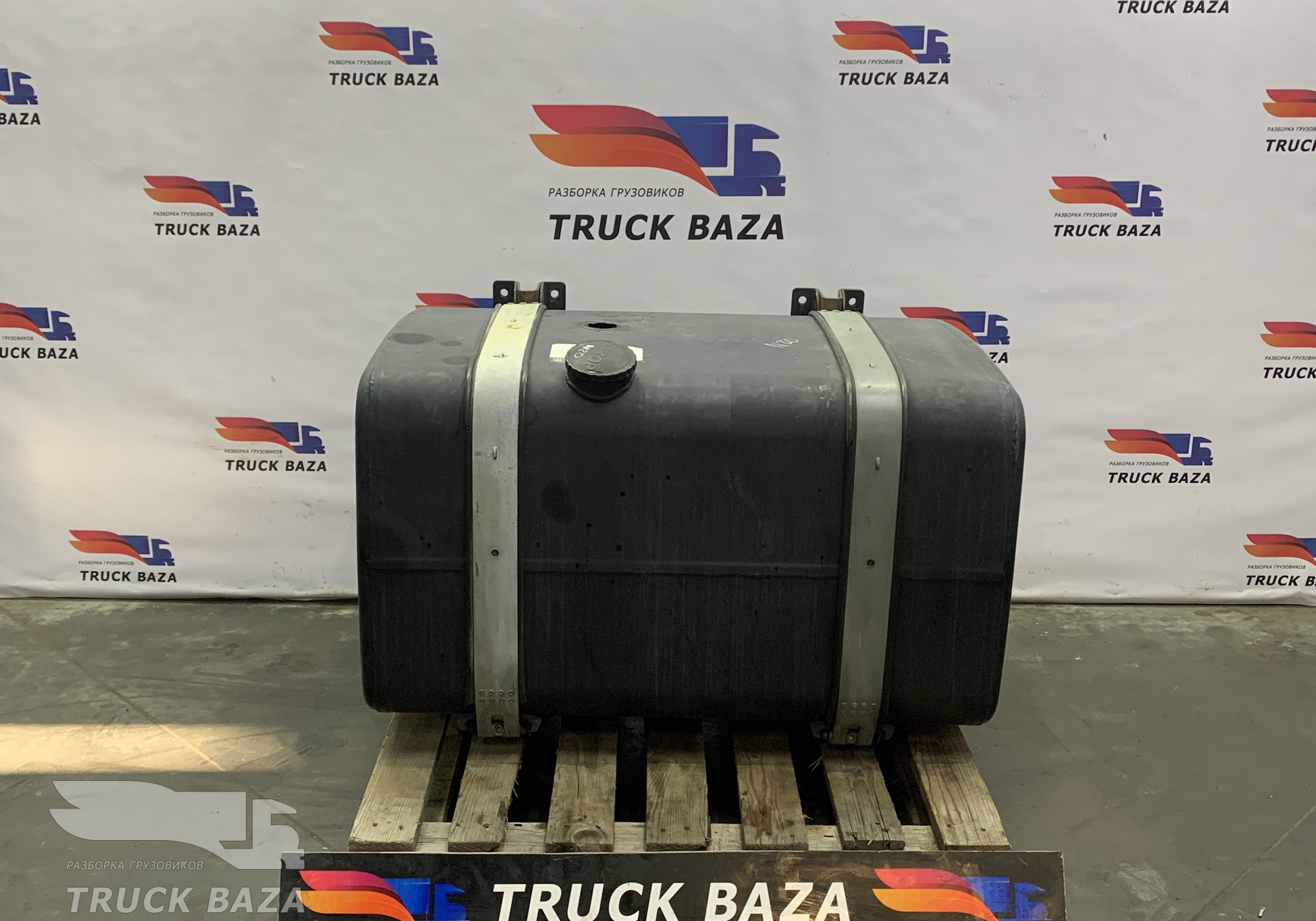 81122015554 Бак топливный 400 L