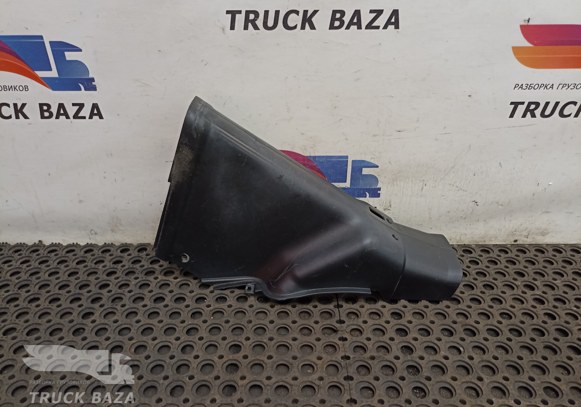 1435714 Кожух рулевой колонки для Daf XF105
