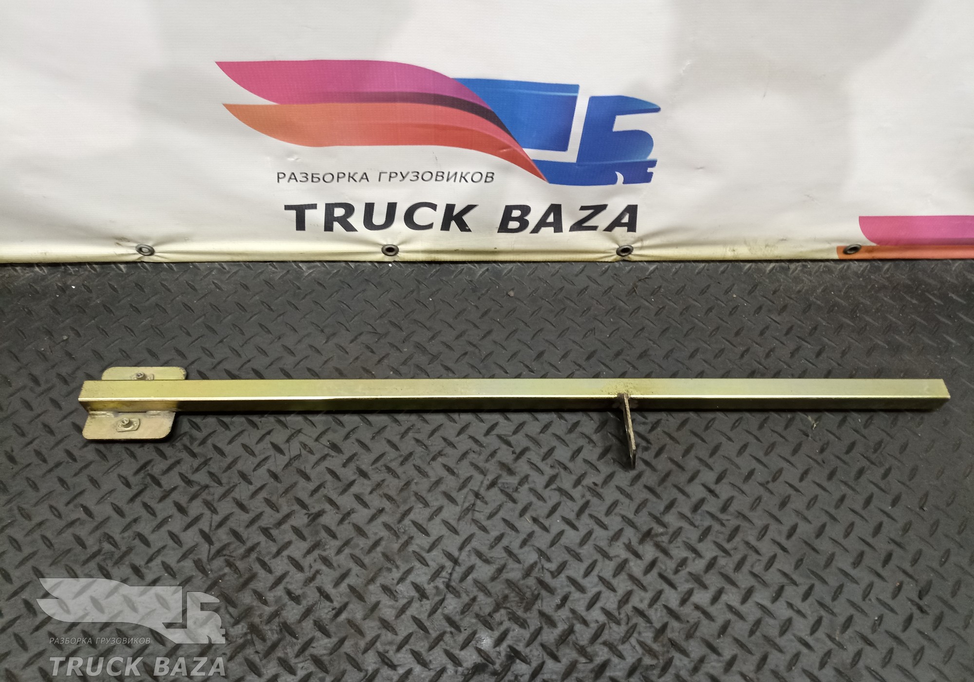 1297302 Кронштейн продолжения двери левой для Daf CF