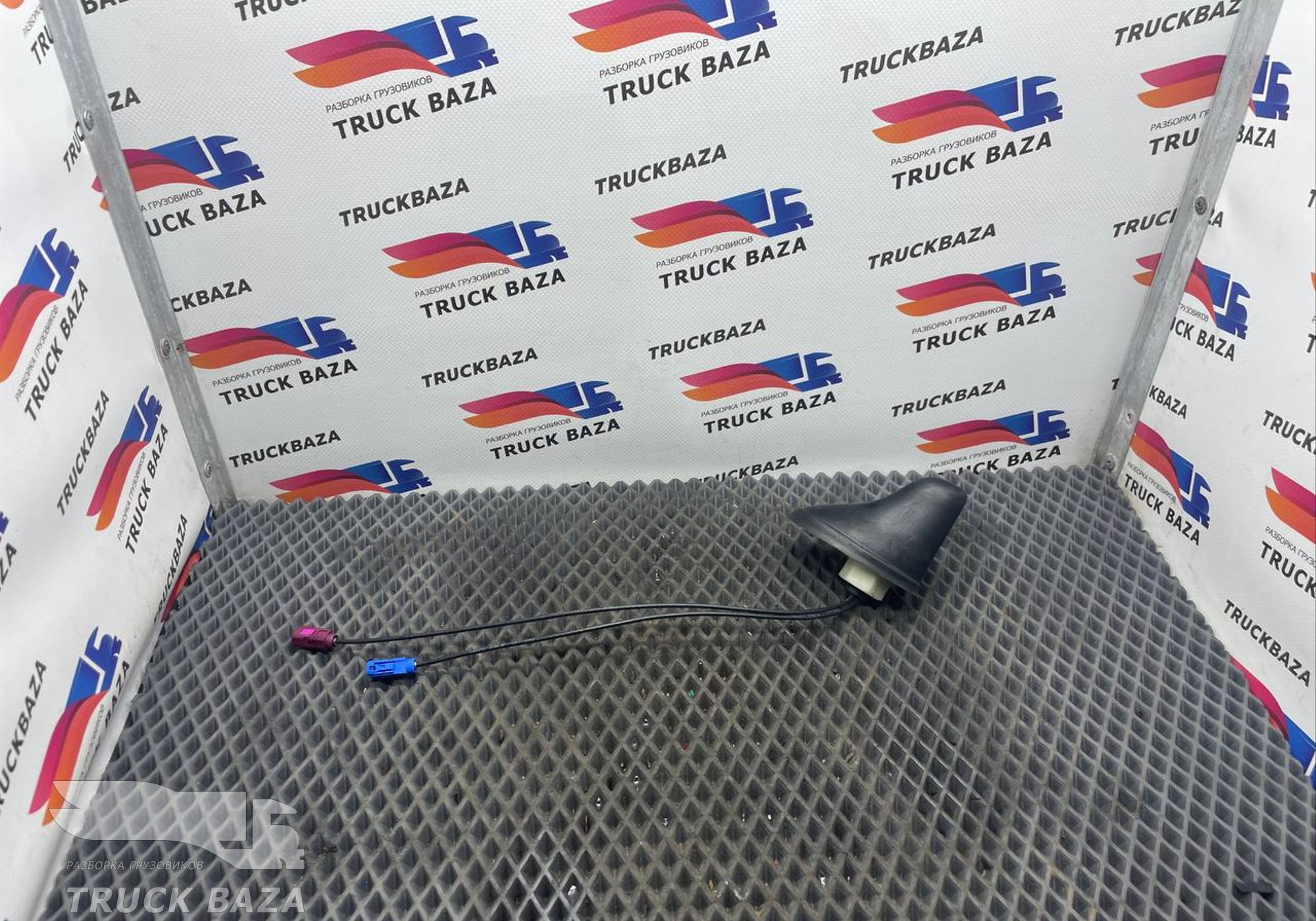 1678290 Антенна для Daf XF105 (с 2006 по 2020)