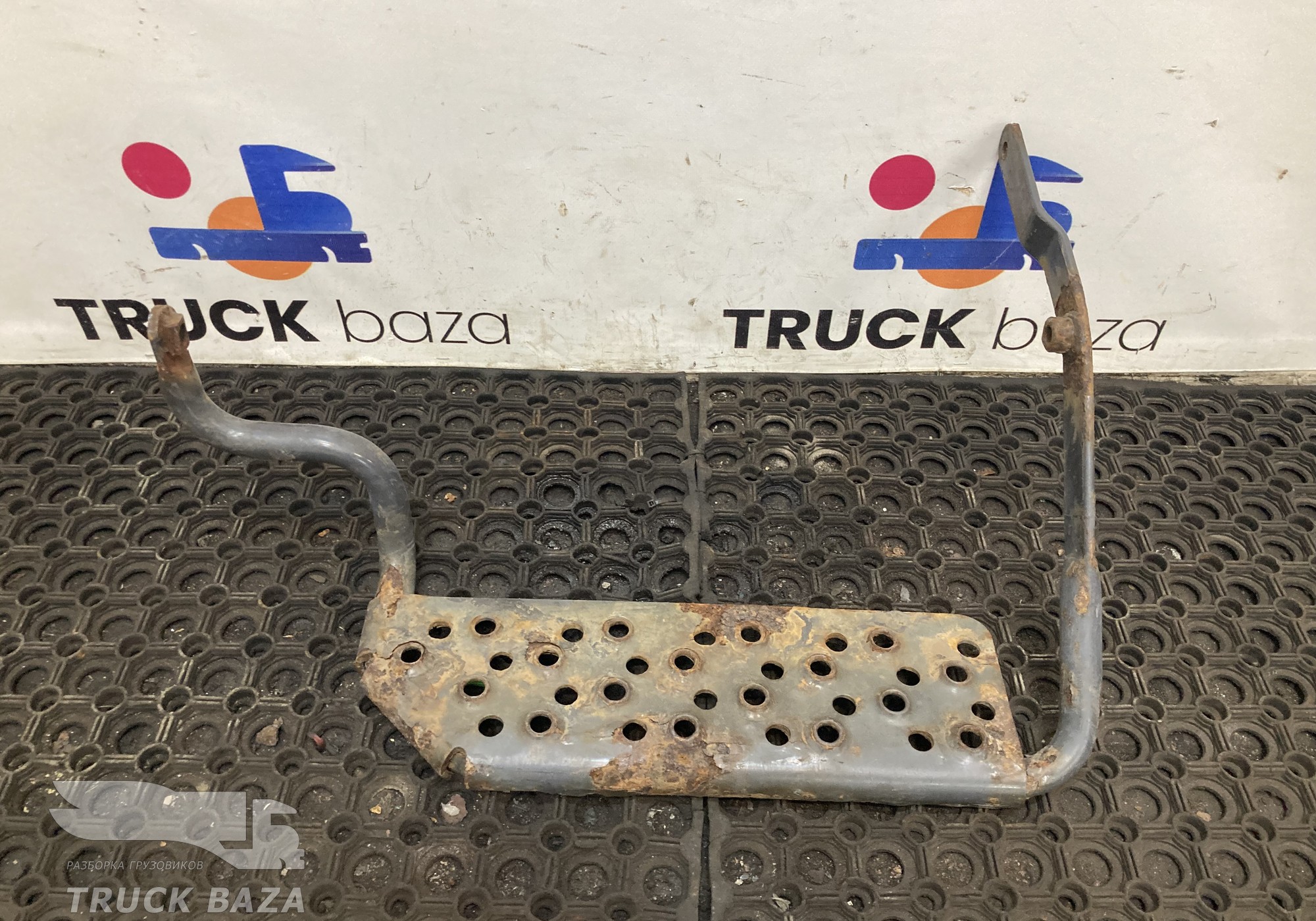 1490173 Подножка АКБ для Scania 4-series