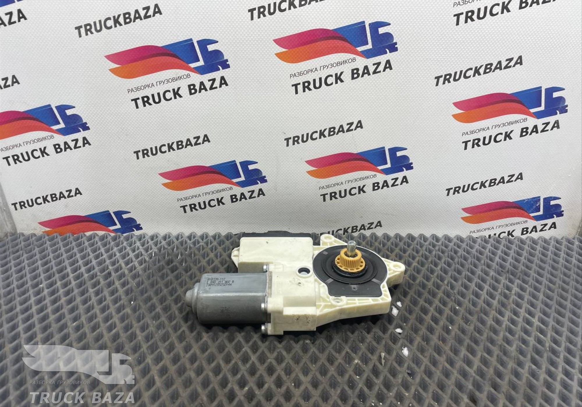 81286016138 Моторчик стеклоподъемника правый для Man TGX II (с 2012)