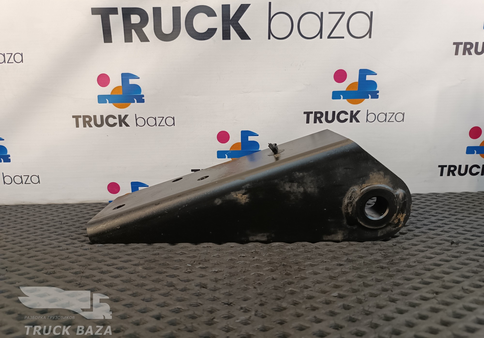DC4618035AA Кронштейн переднего амортизатора верхний для Ford F-MAX (с 2018)