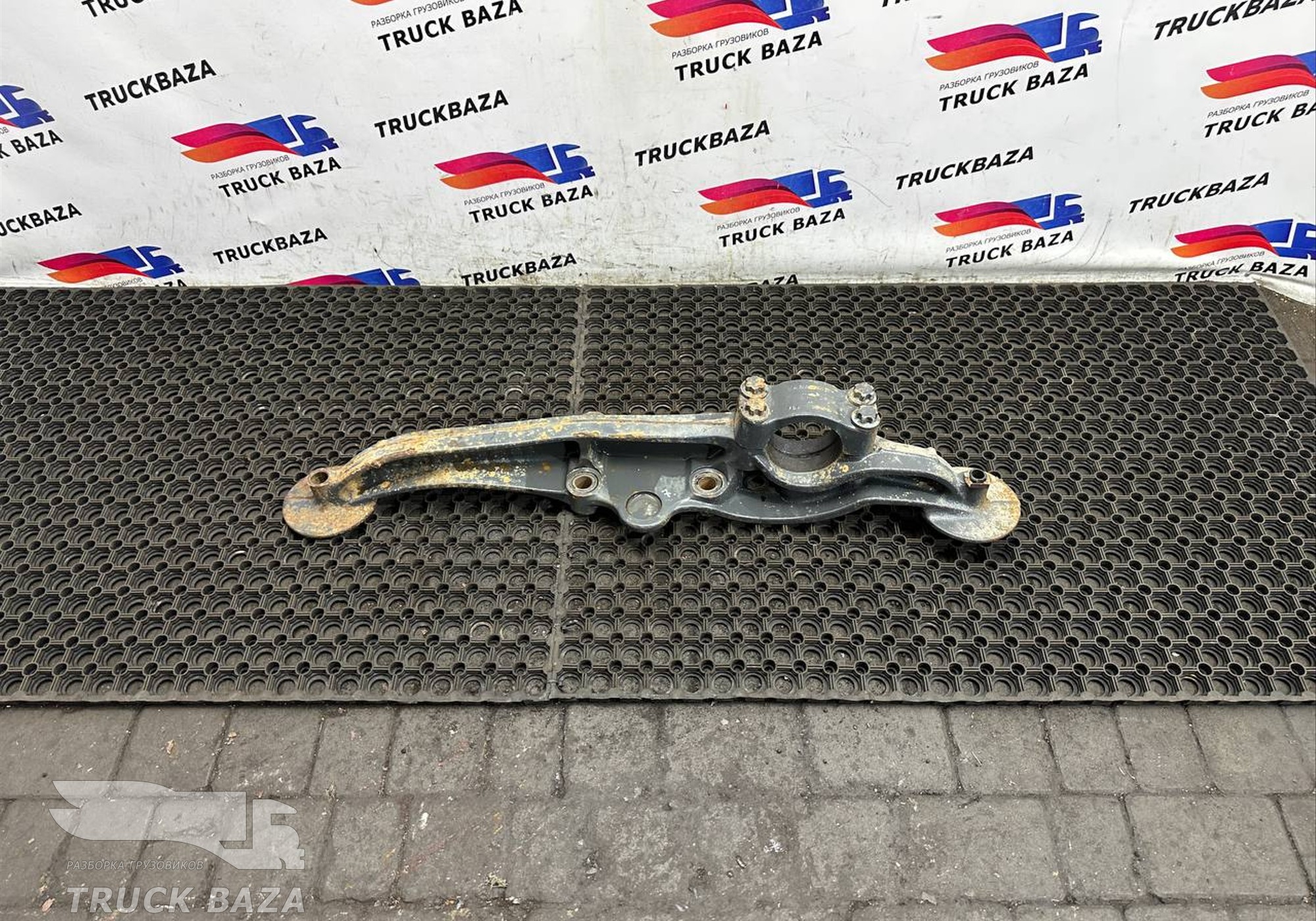 9603283541 Кронштейн пневморессоры правый для Mercedes-Benz Actros New Actros MP4 (с 2011)