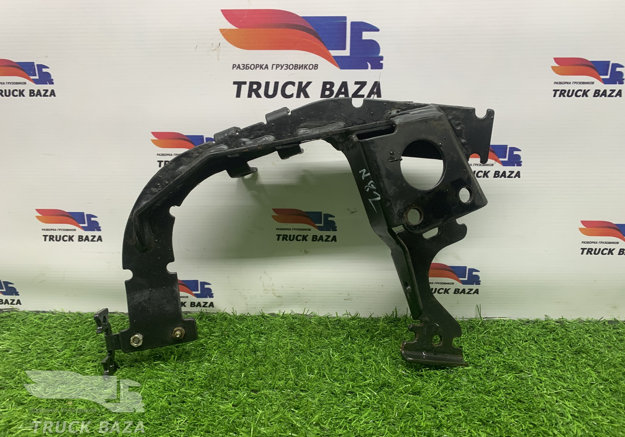 81517155068 Кронштейн проводки