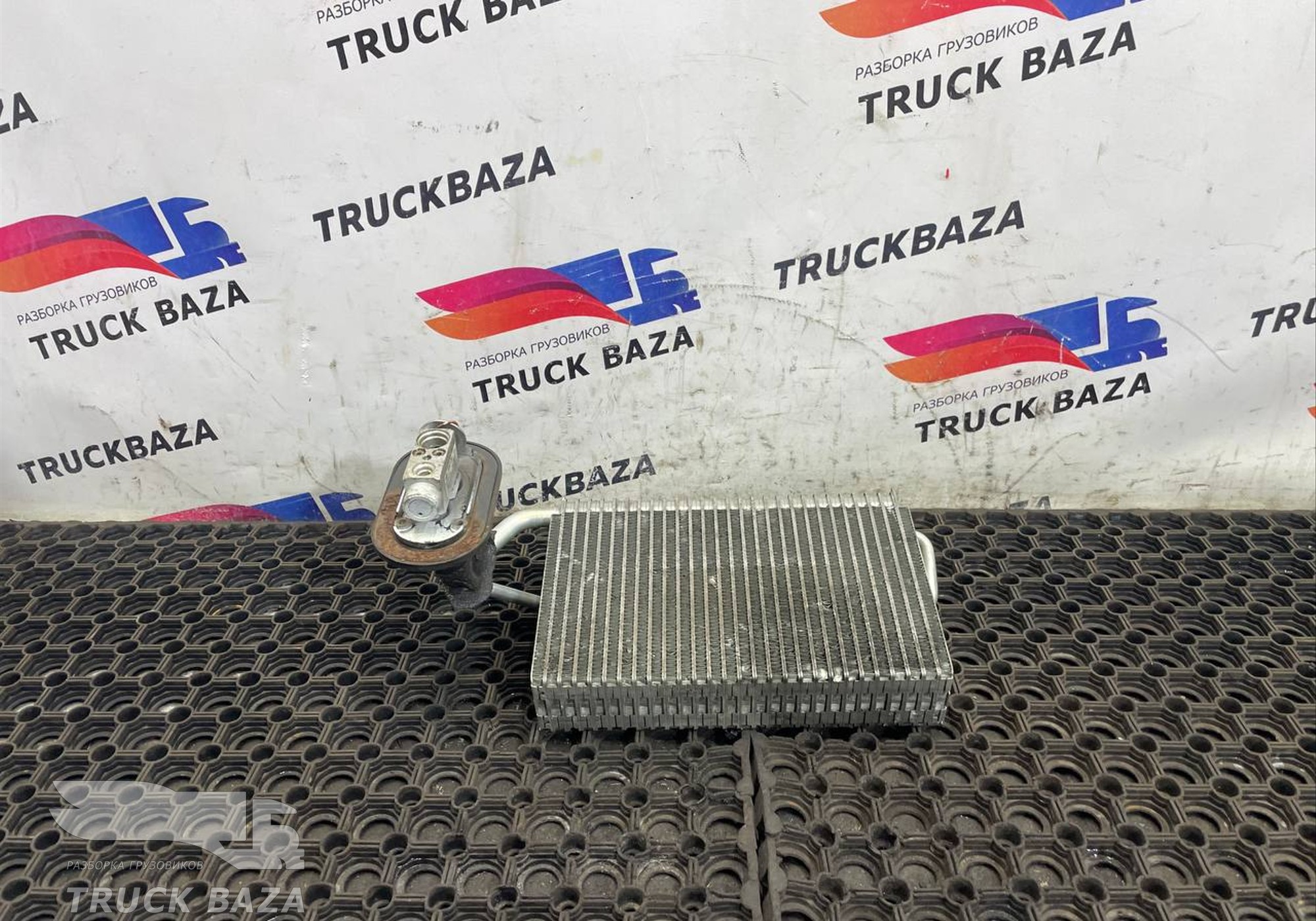 1690708 Радиатор кондиционера для Daf XF105 (с 2005)