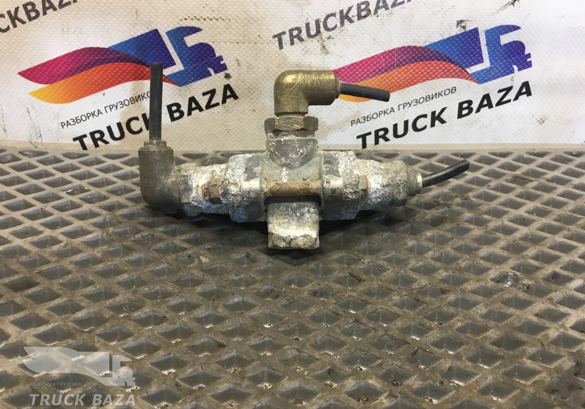 295358 Клапан пневматический для Volvo