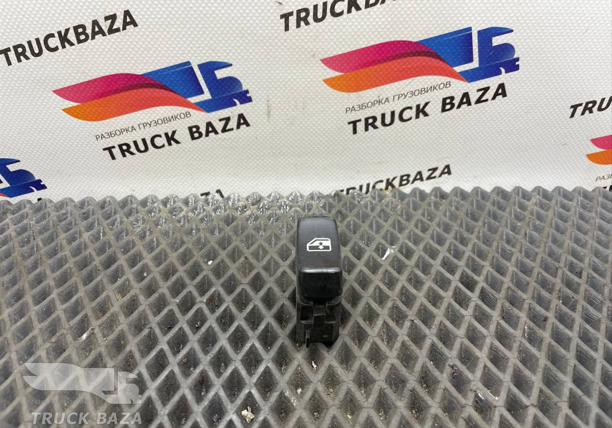 1421856 Кнопка стеклоподъемника для Scania 5-series R (с 2004 по 2016)