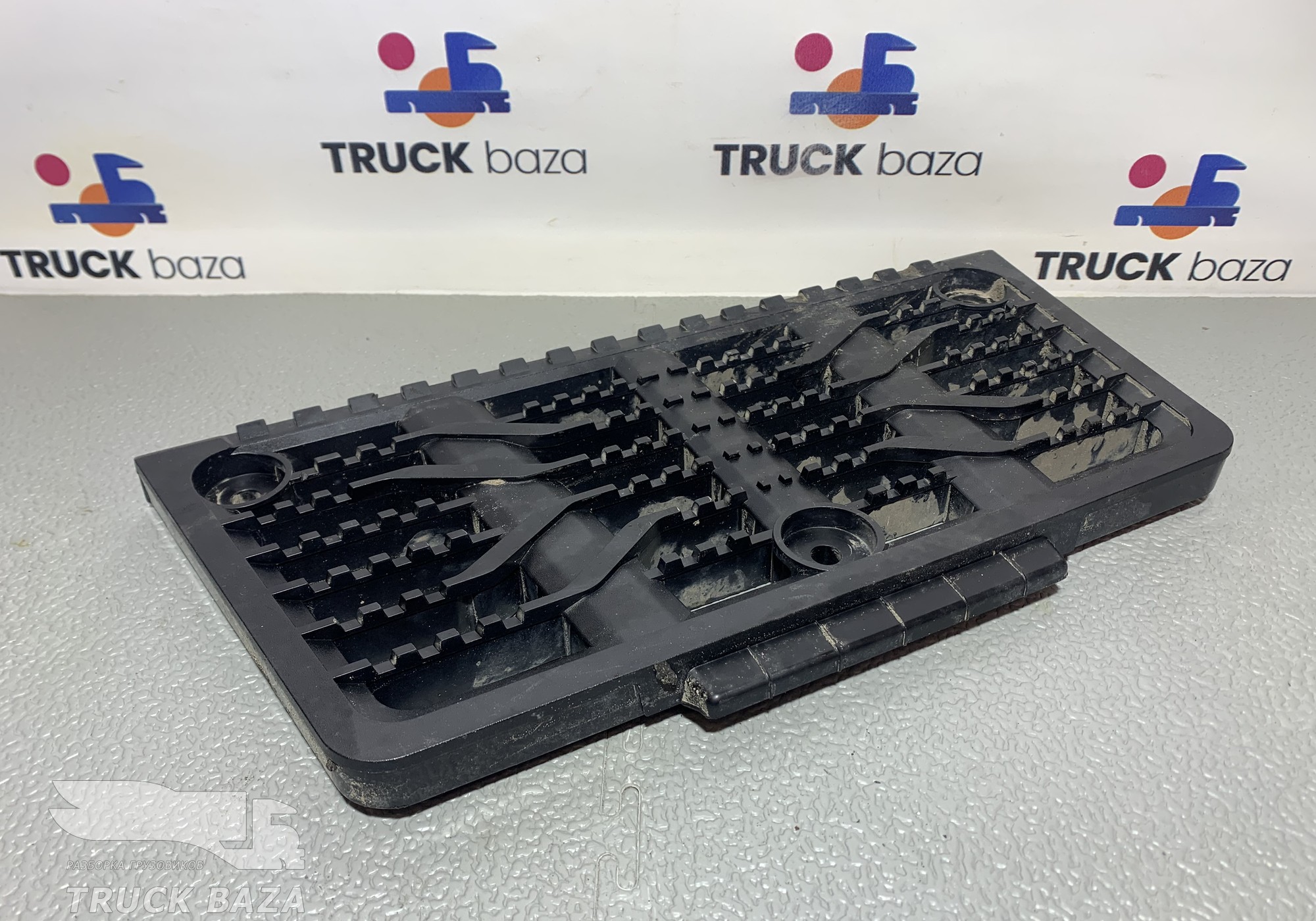 81615110035 Ступенька подножки для Man TGX TG3 (с 2020)