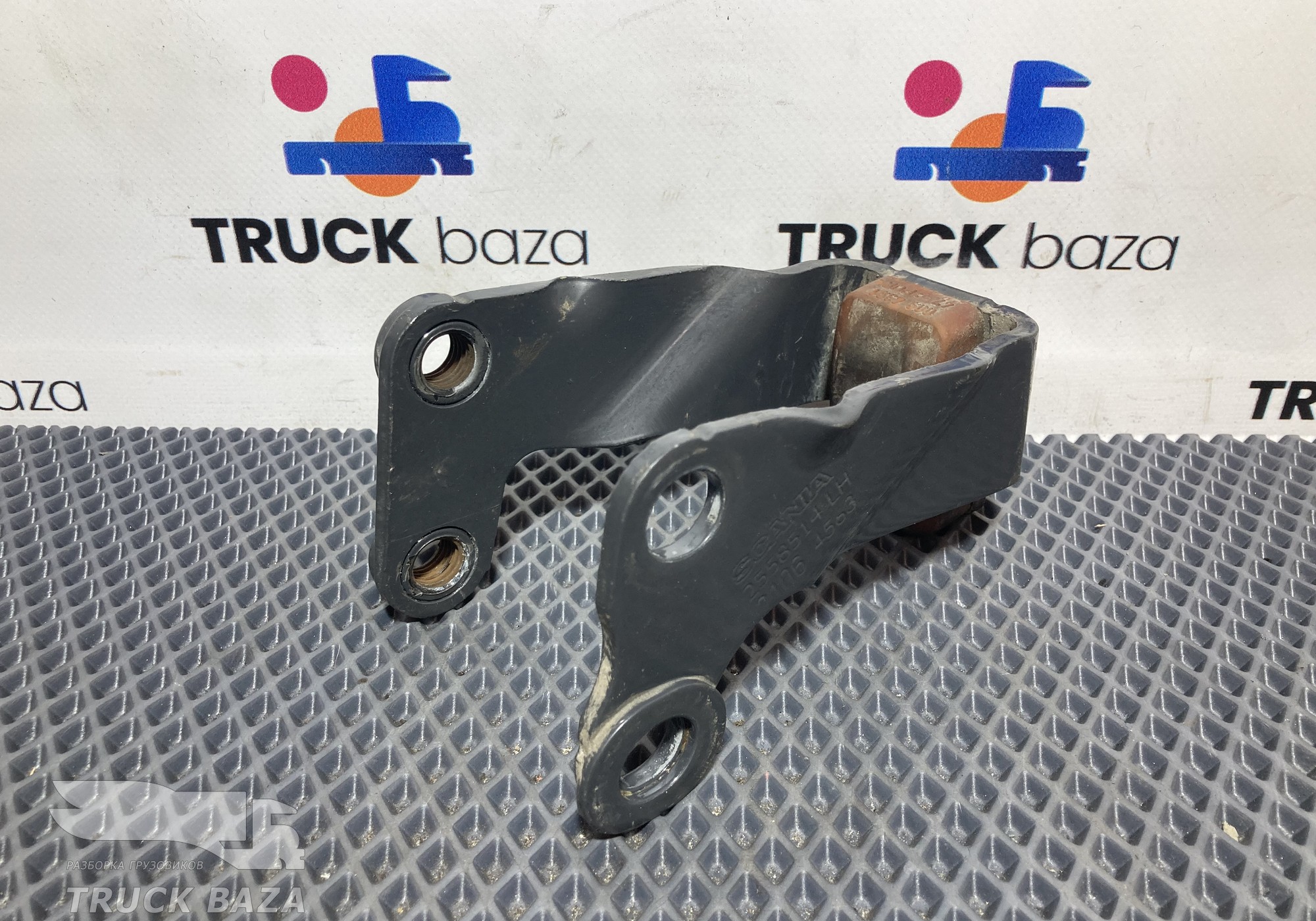 2558514 Кронштейн торсиона кабины левый для Scania 6-series R (с 2016)