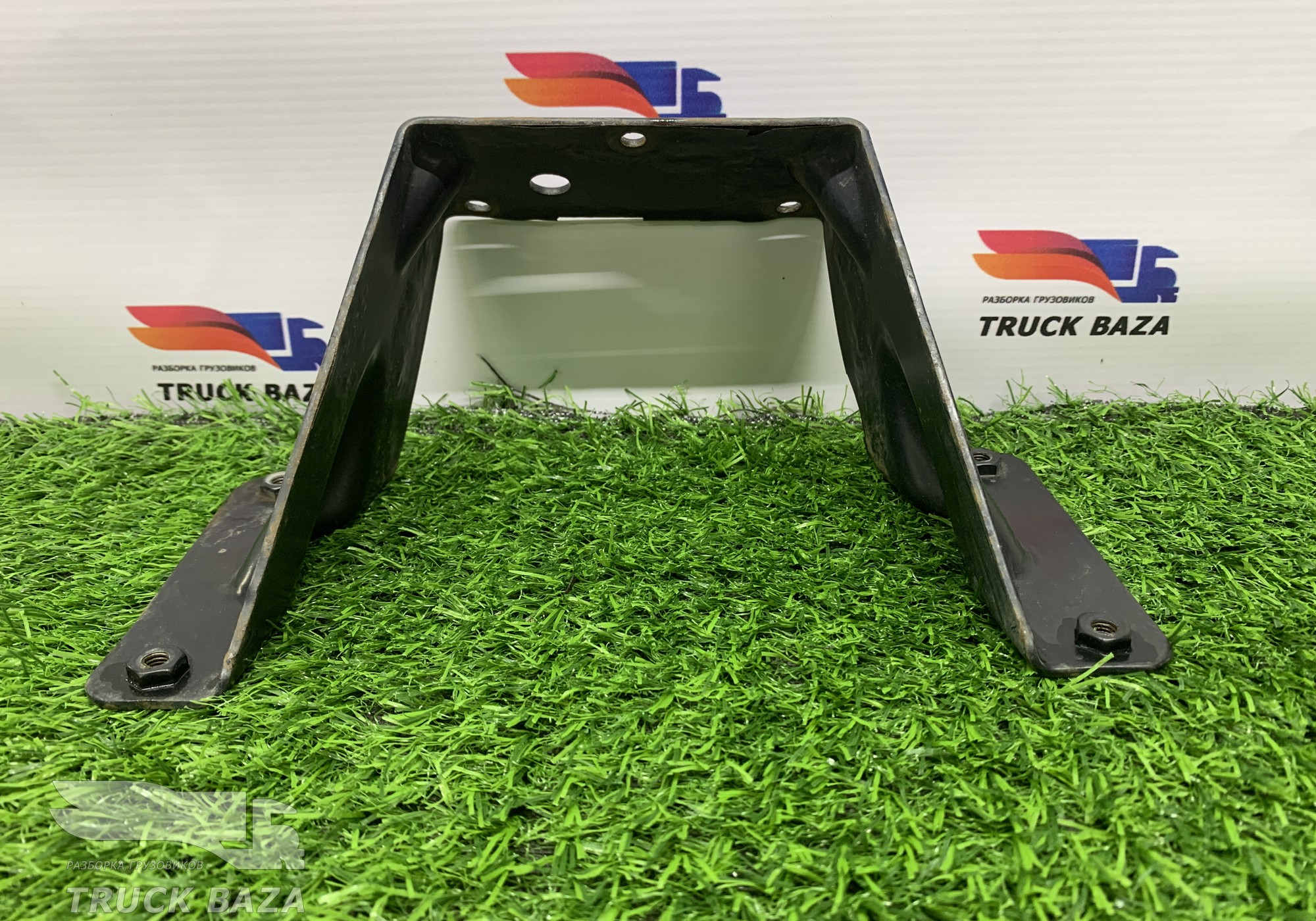 A9738101214 Кронштейн солнцезащитного козырька для КАМАЗ 5490 (с 2013)