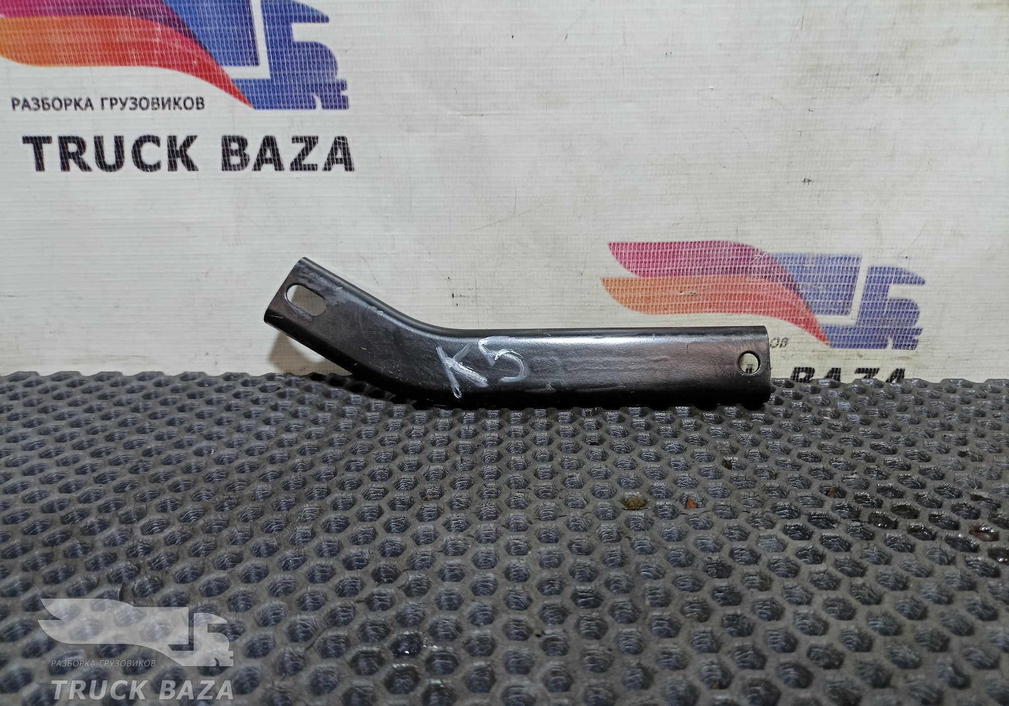 9406890742 Кронштейн приборной рамки для Mercedes-Benz Axor II (с 2004 по 2010)