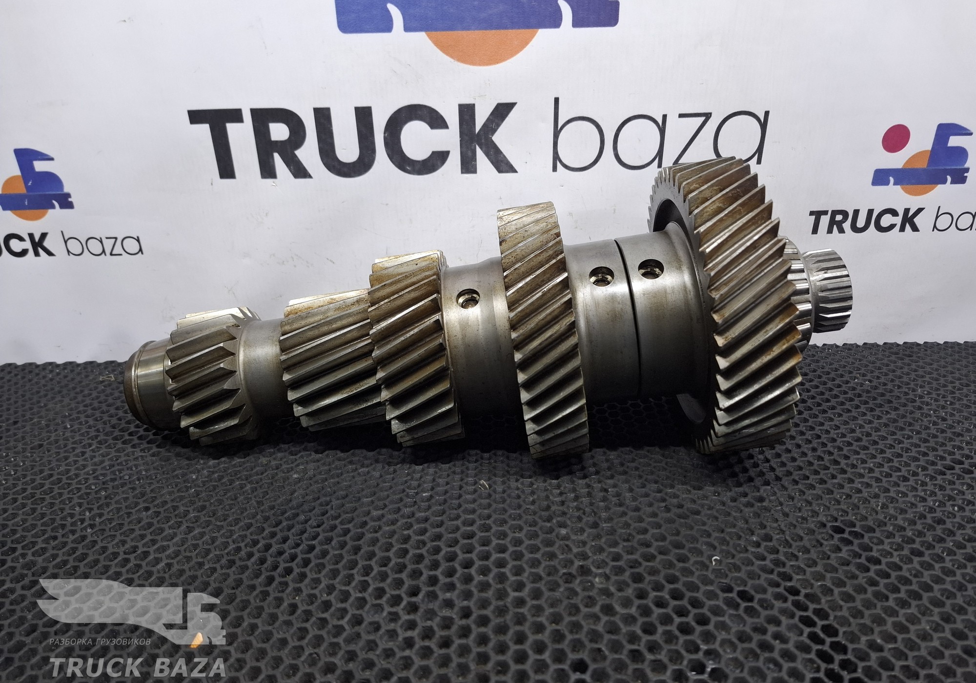 1358303240 Промежуточный вал КПП ZF 12TX2620 для КАМАЗ 54901