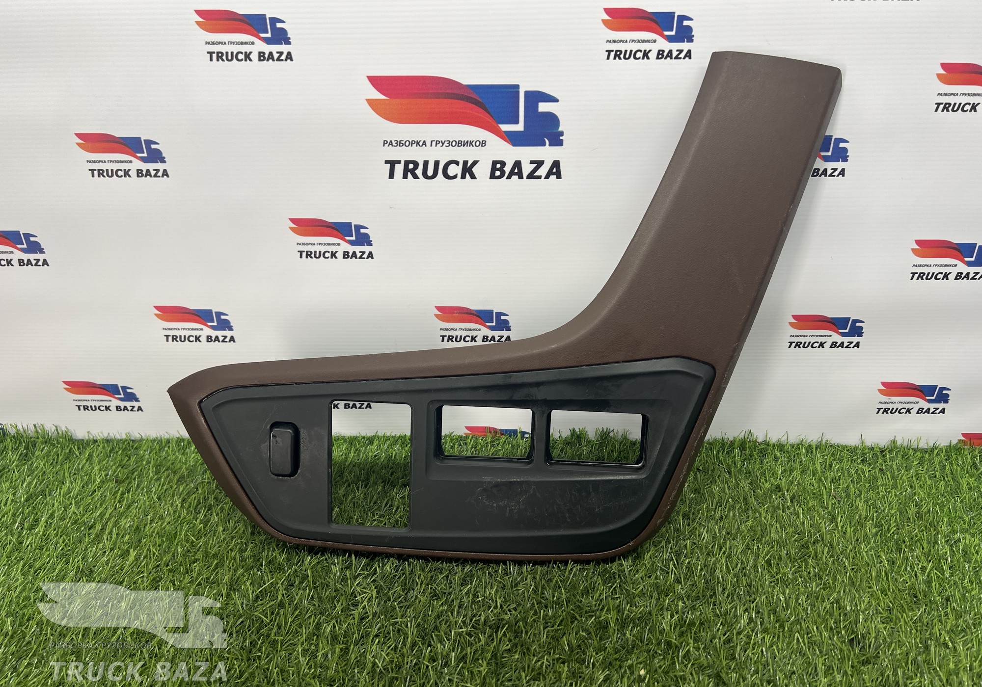 549015325113 Накладка дефлектора правая для КАМАЗ 54901