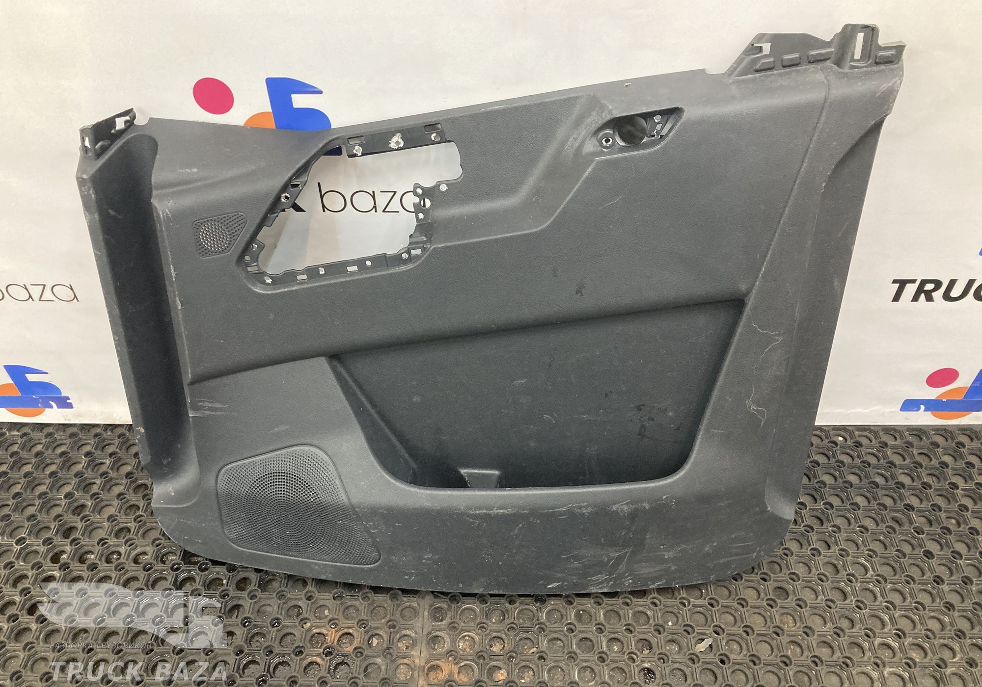 JC46E23942 Обшивка двери правая для Ford F-MAX (с 2018)
