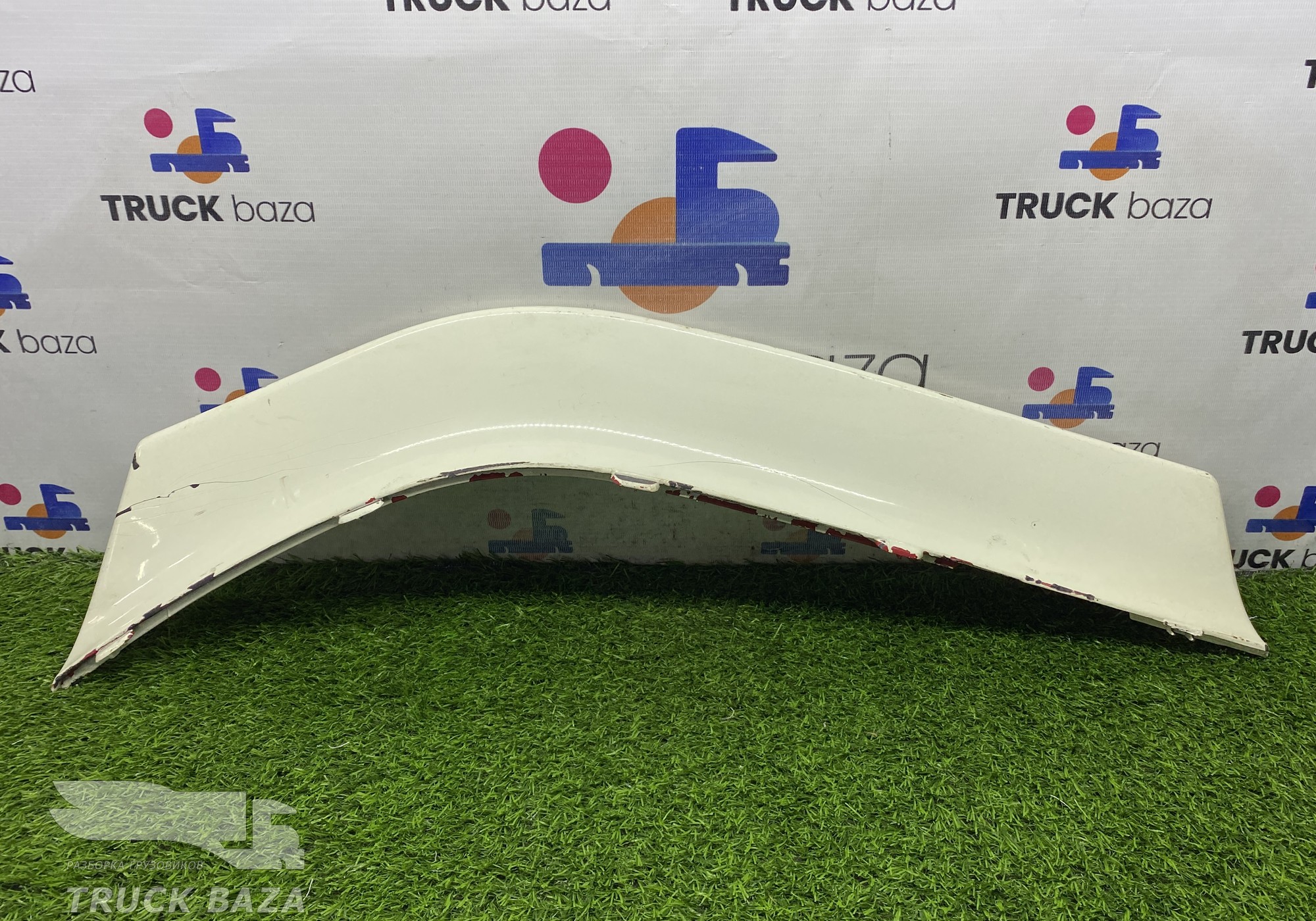 1429393 Накладка на крыло левая