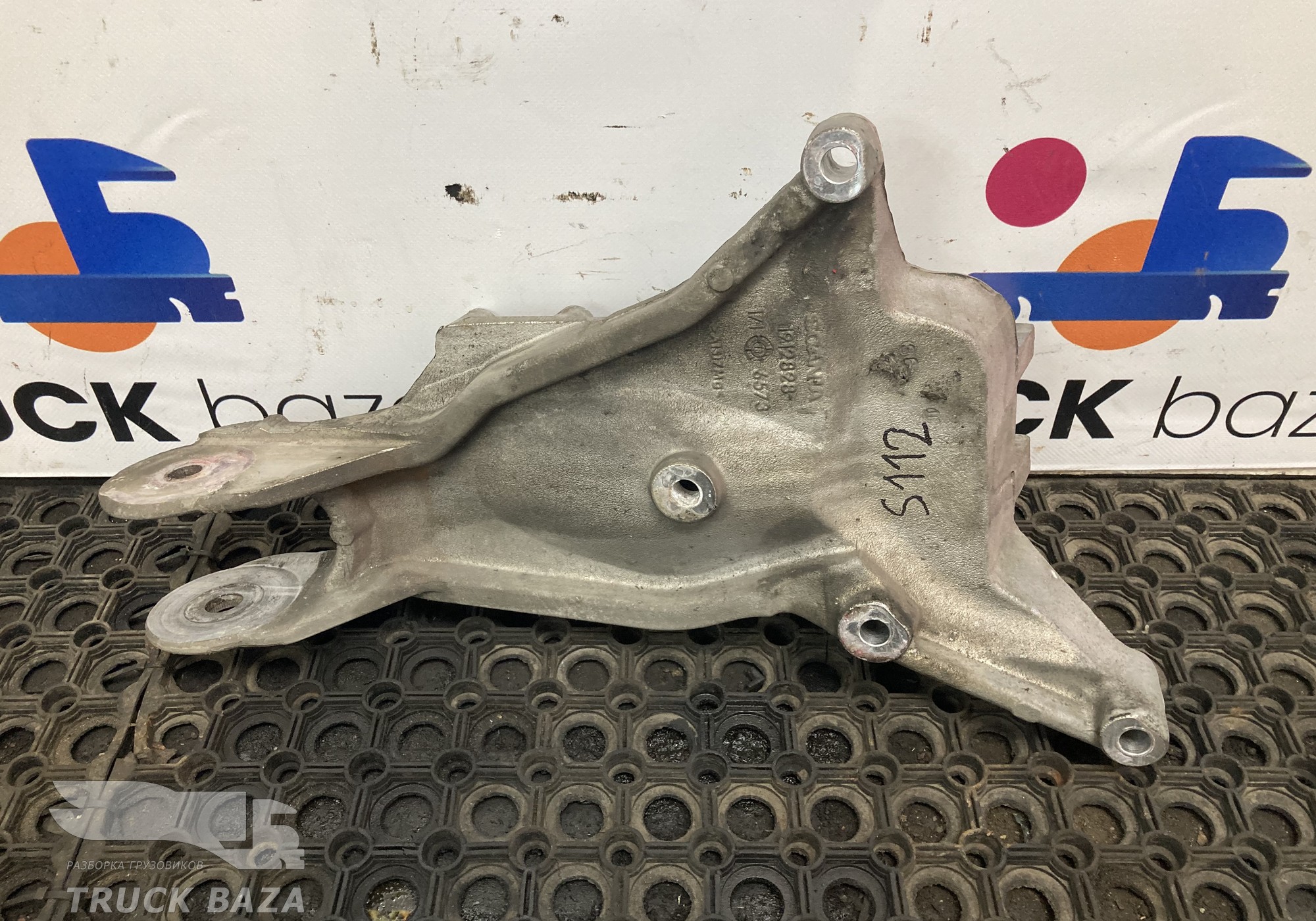 1912828 Кронштейн кабины передний левый для Scania 5-series G (с 2004 по 2016)