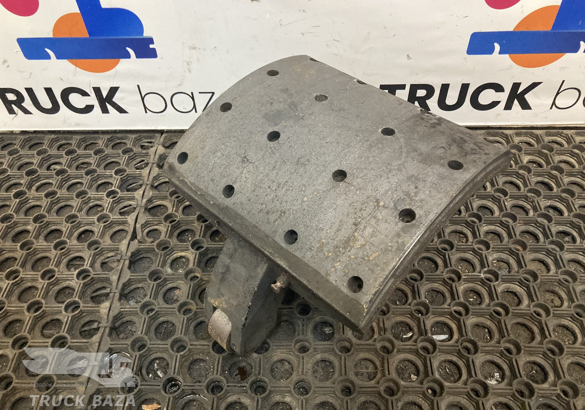 1300209 Колодка тормозная задняя