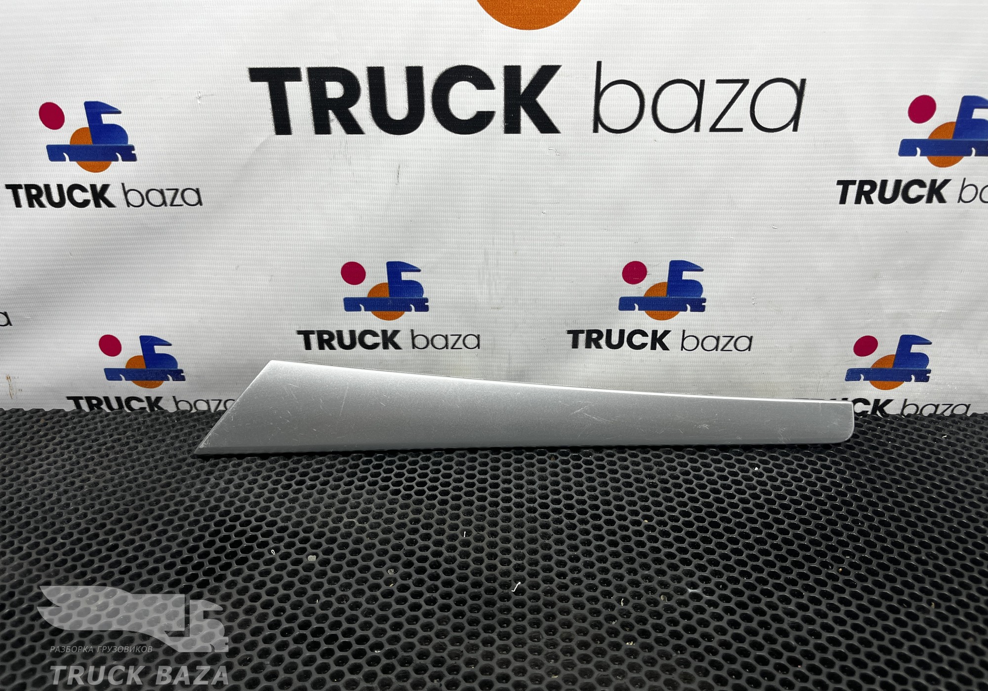 812W626307012 Накладка двери левой для Sinotruk Howo T5G
