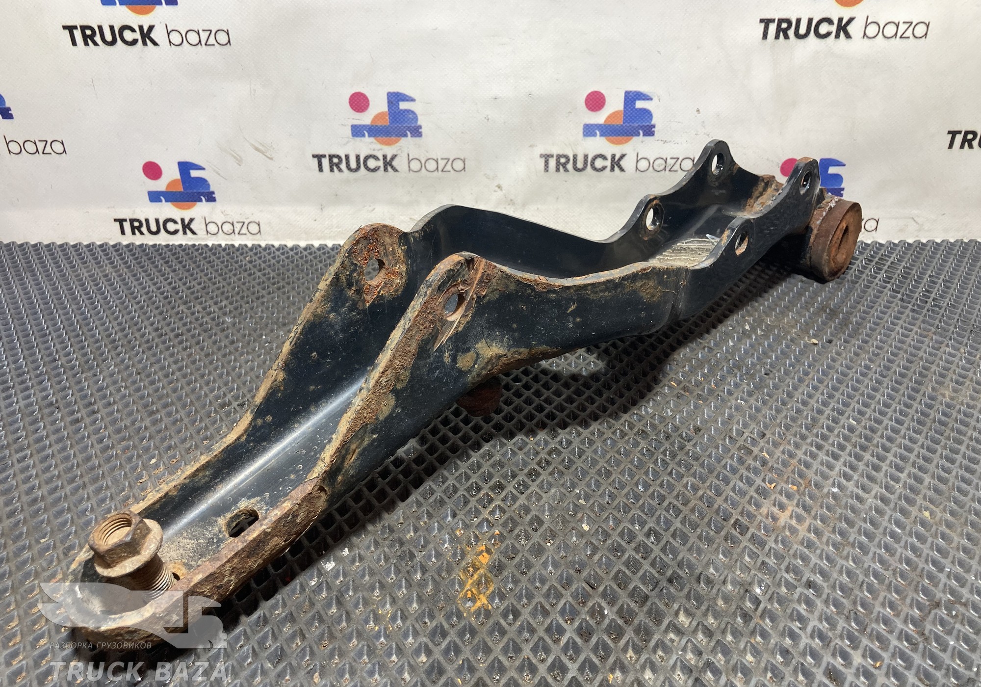 85417016001 Кронштейн замка кабины