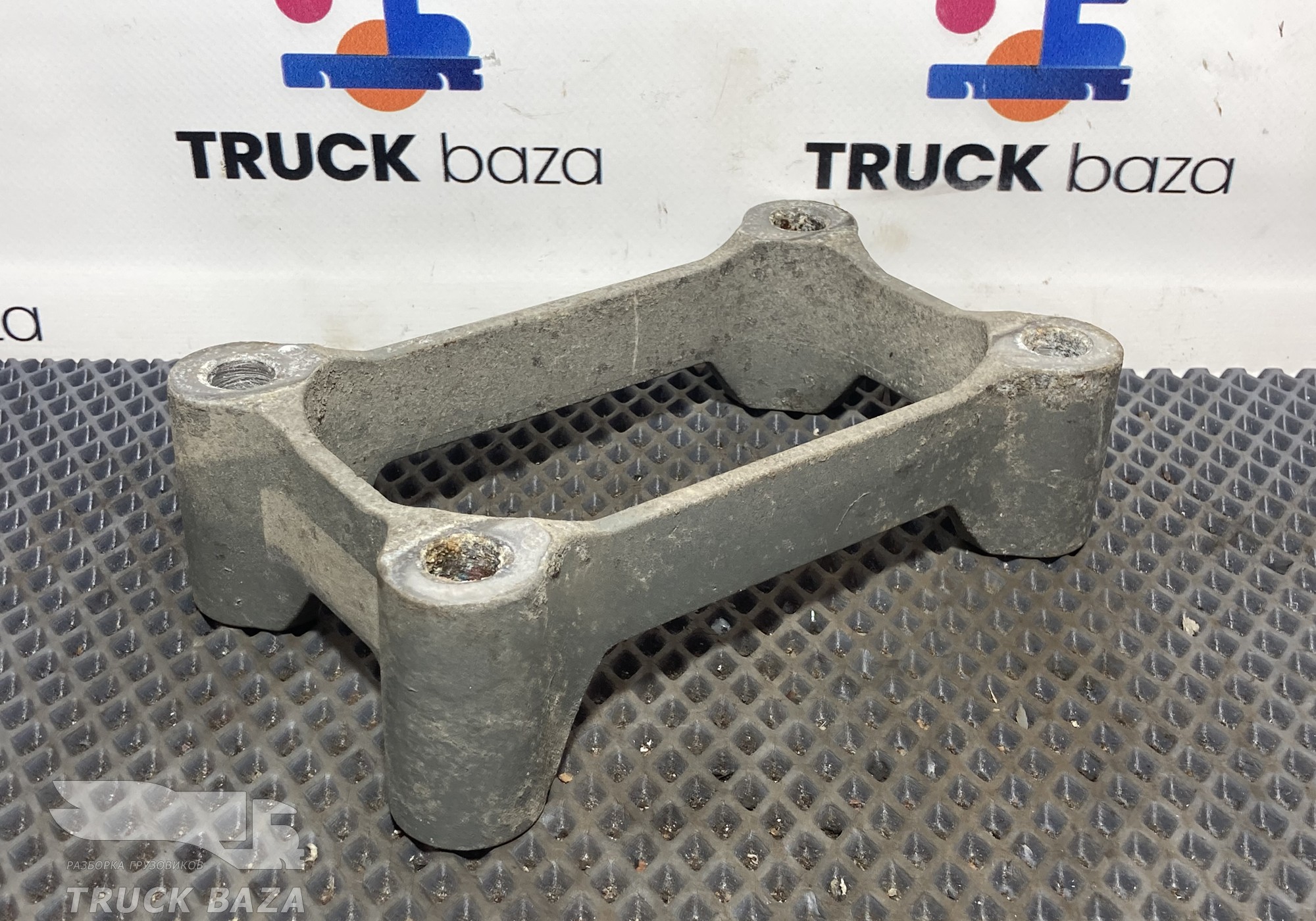 81418200217 Кронштейн топливного бака