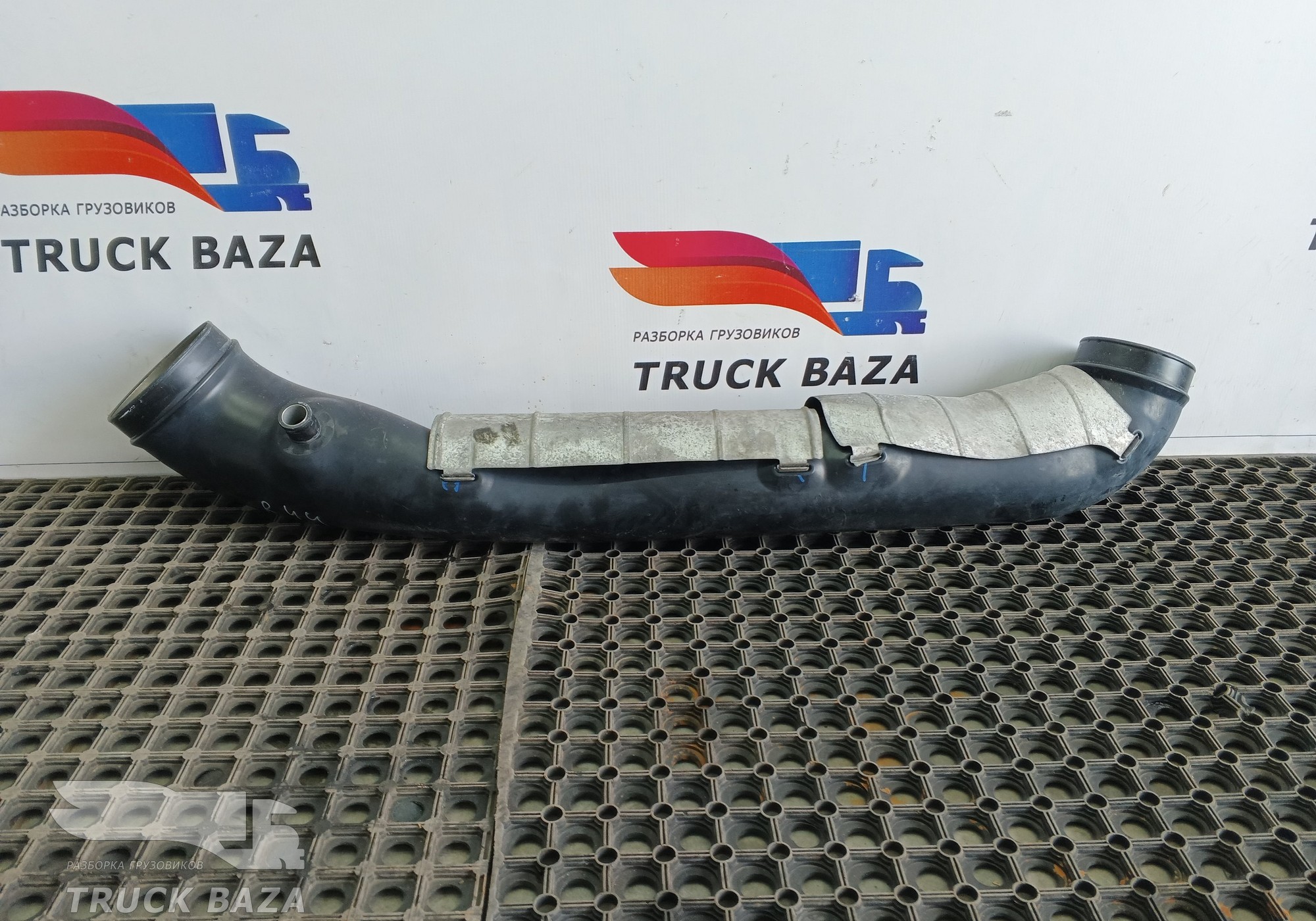 7421169035 Патрубок воздушного фильтра для Volvo