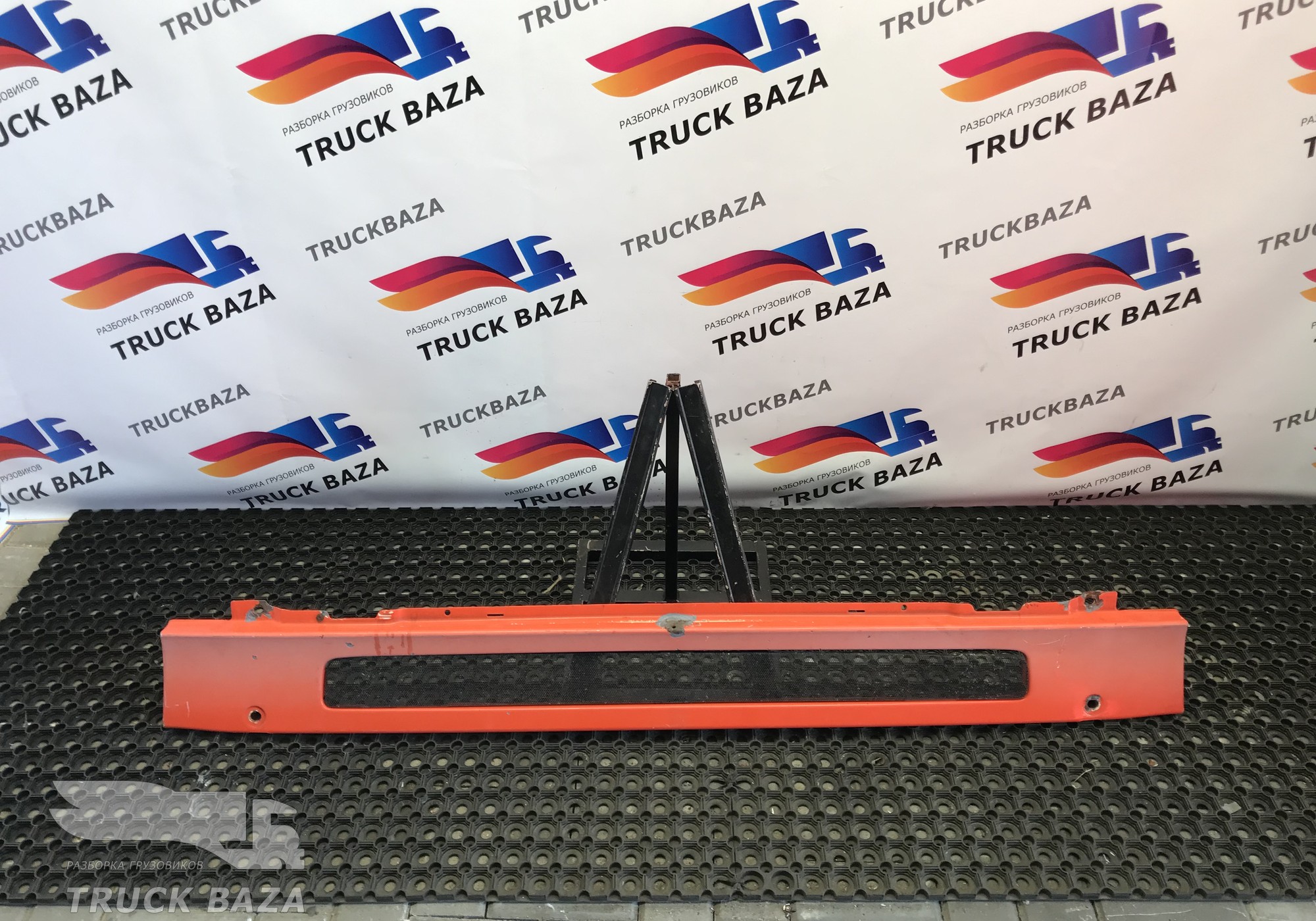 1748085 Решетка радиатора для Scania