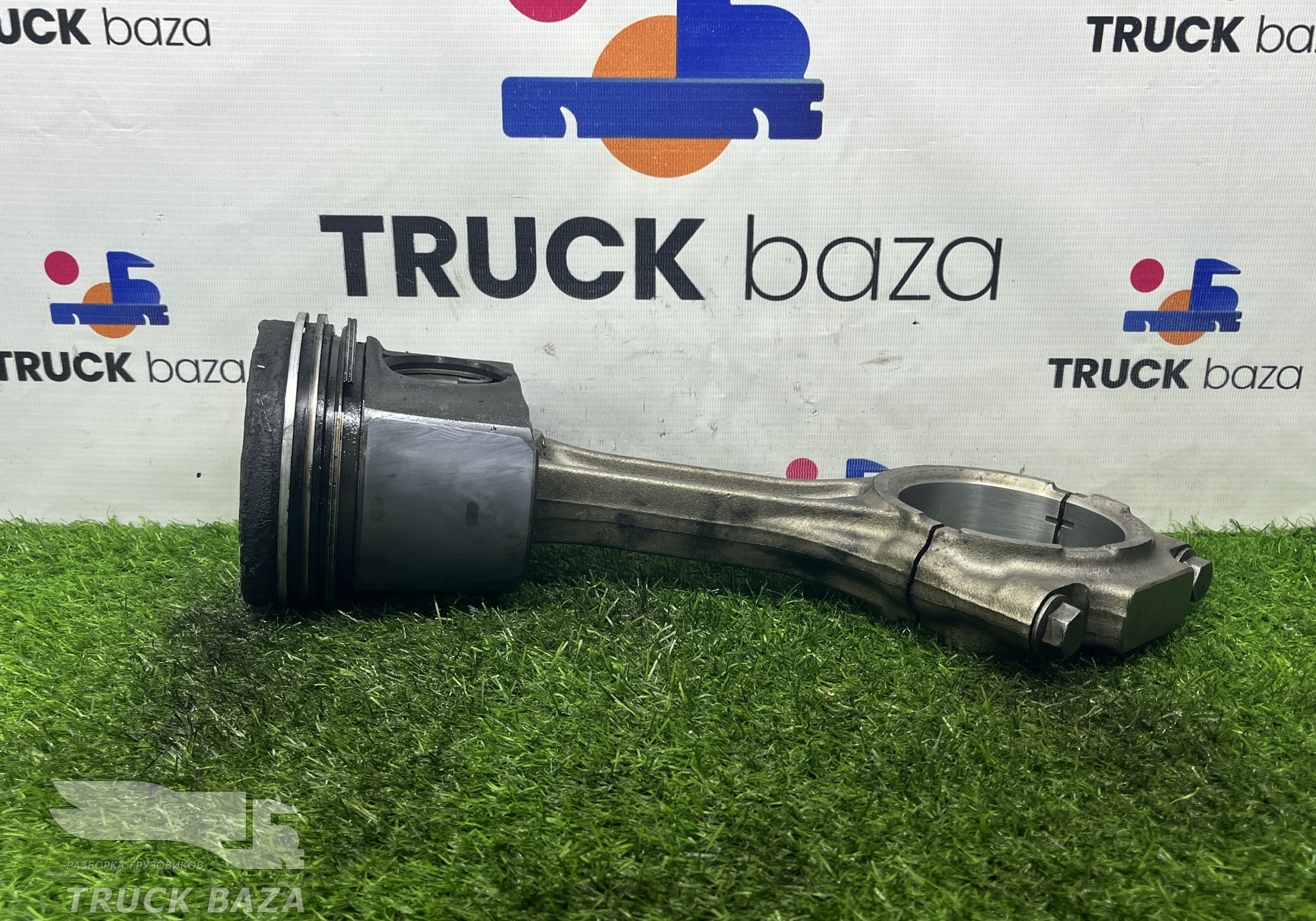 STU130135 Поршень с шатуном для Daf XF105 (с 2005)