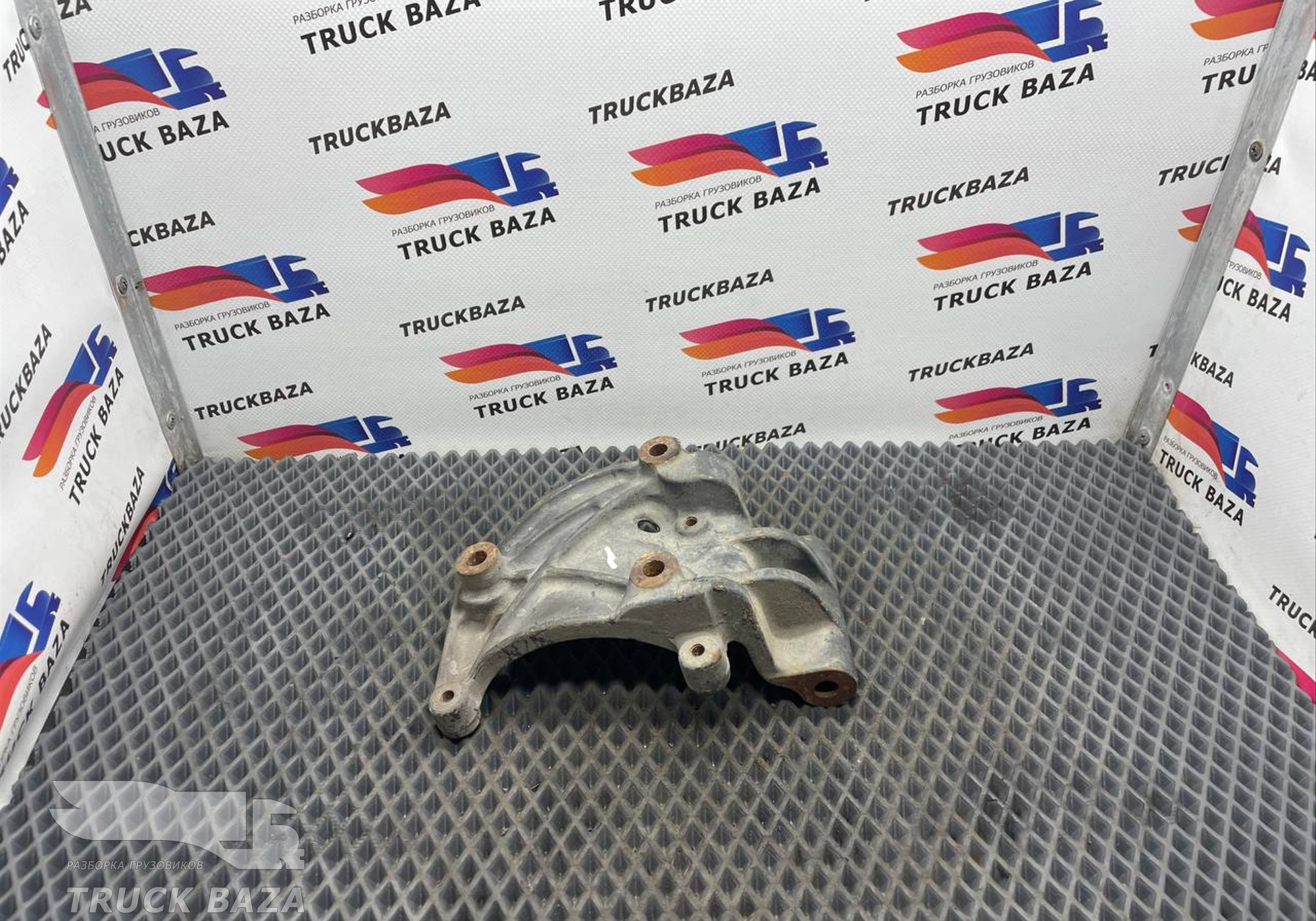 22027552 Кронштейн генератора для Volvo FM II (с 2002)