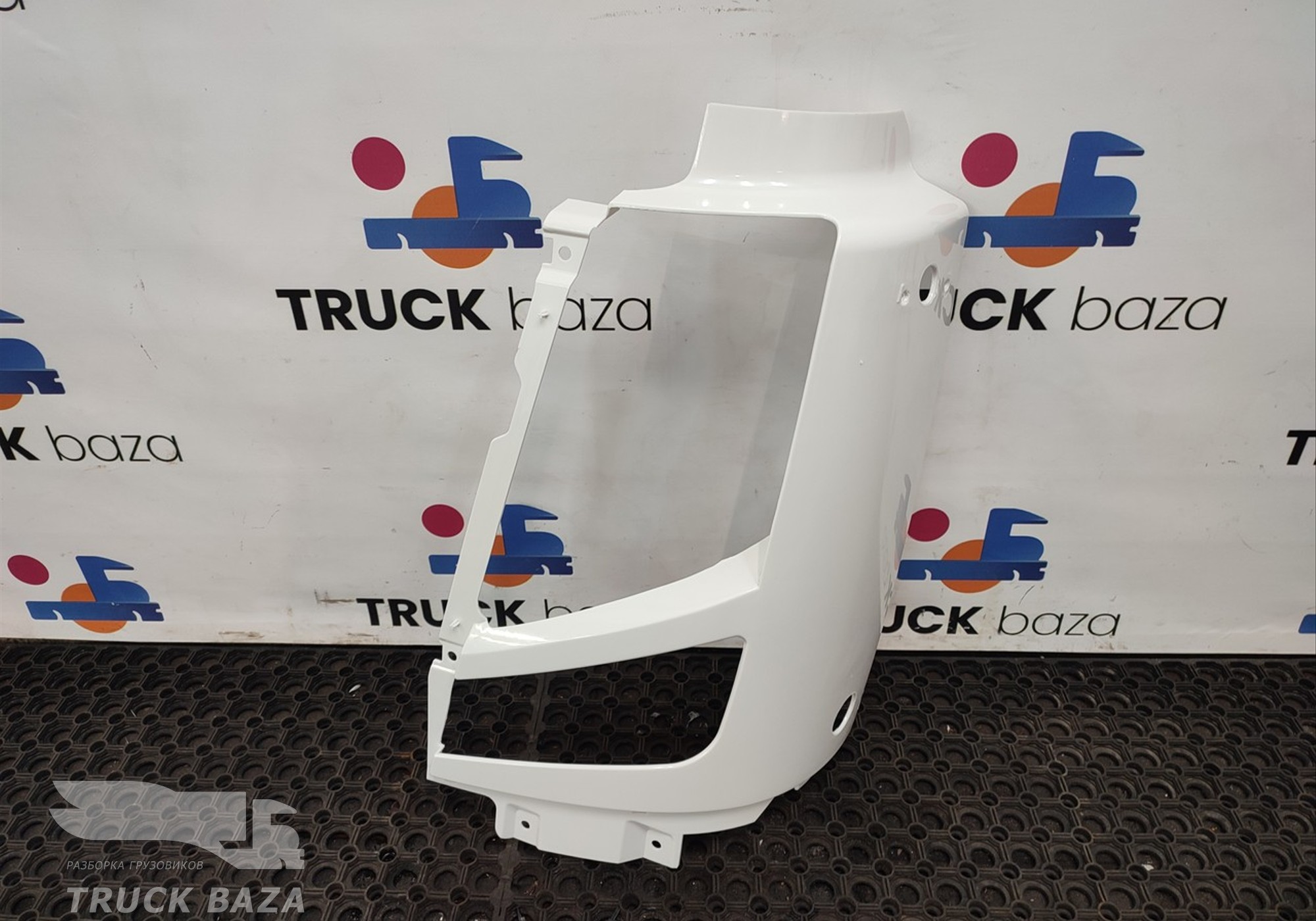 82056296 Облицовка фары левая для Volvo FH 3 (с 2008 по 2012)