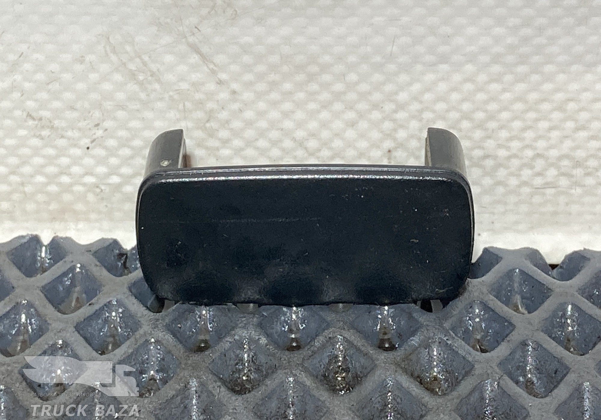 1448133 Заглушка кнопки