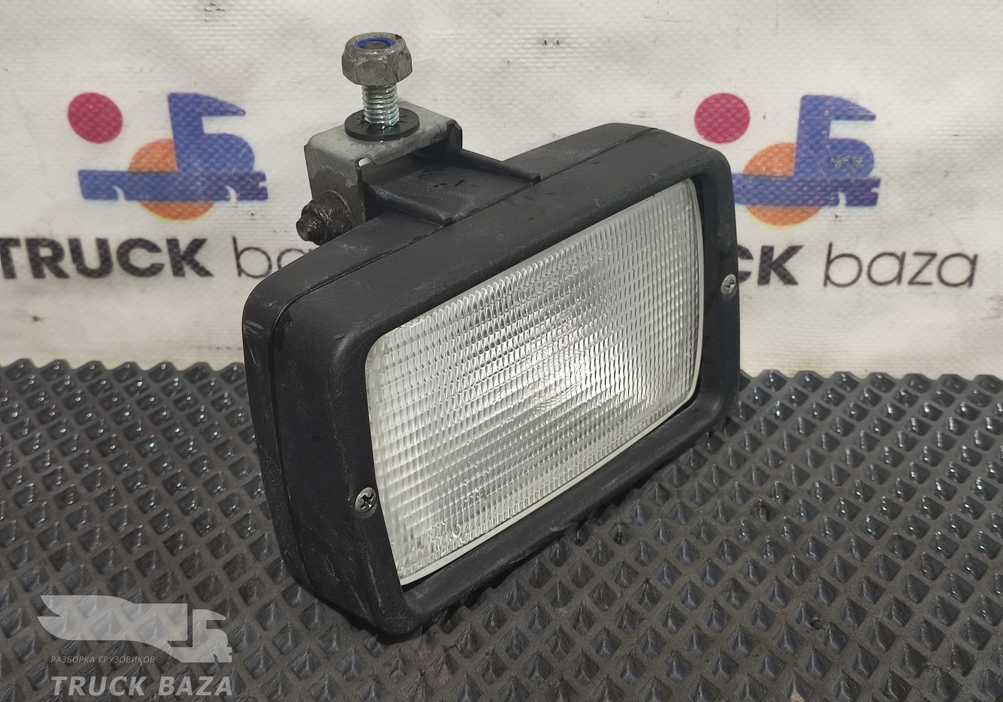 1613000 Фонарь за кабиной для Mercedes-Benz Actros New Actros MP4 (с 2011)