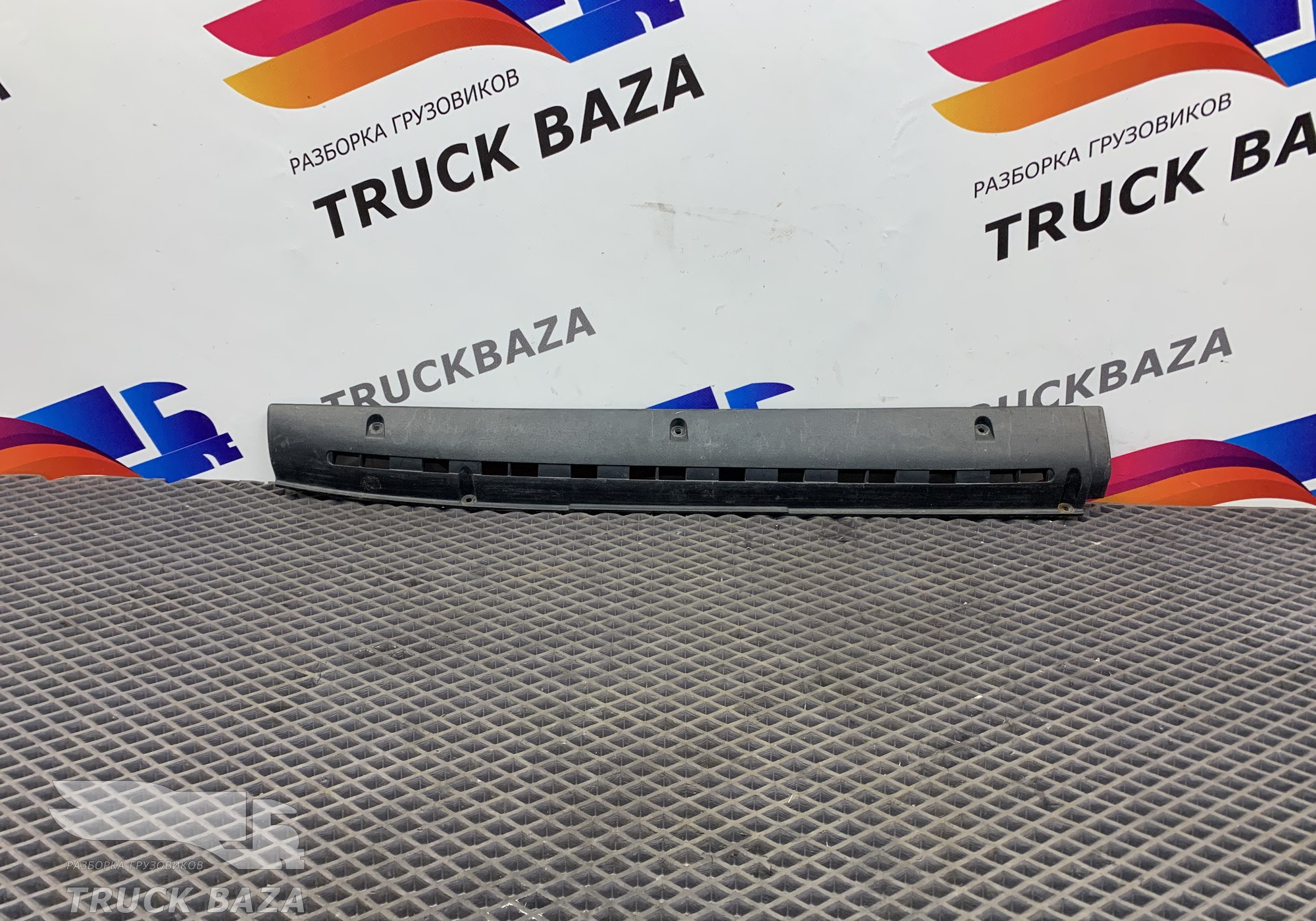 1297410 Накладка на торпедо правая для Daf XF95
