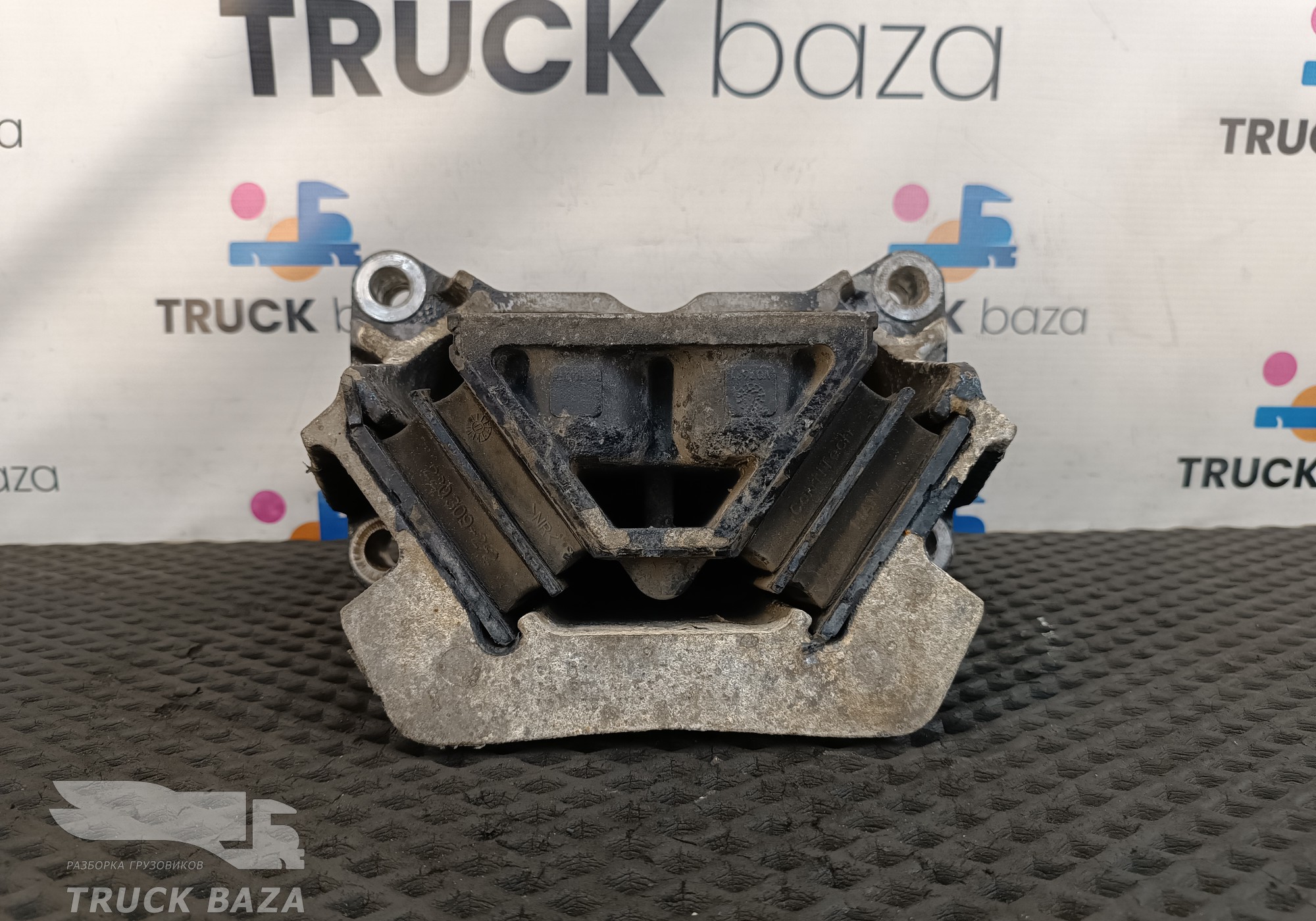 81962100674 Подушка двигателя задняя правая для Man TGX II (с 2012)