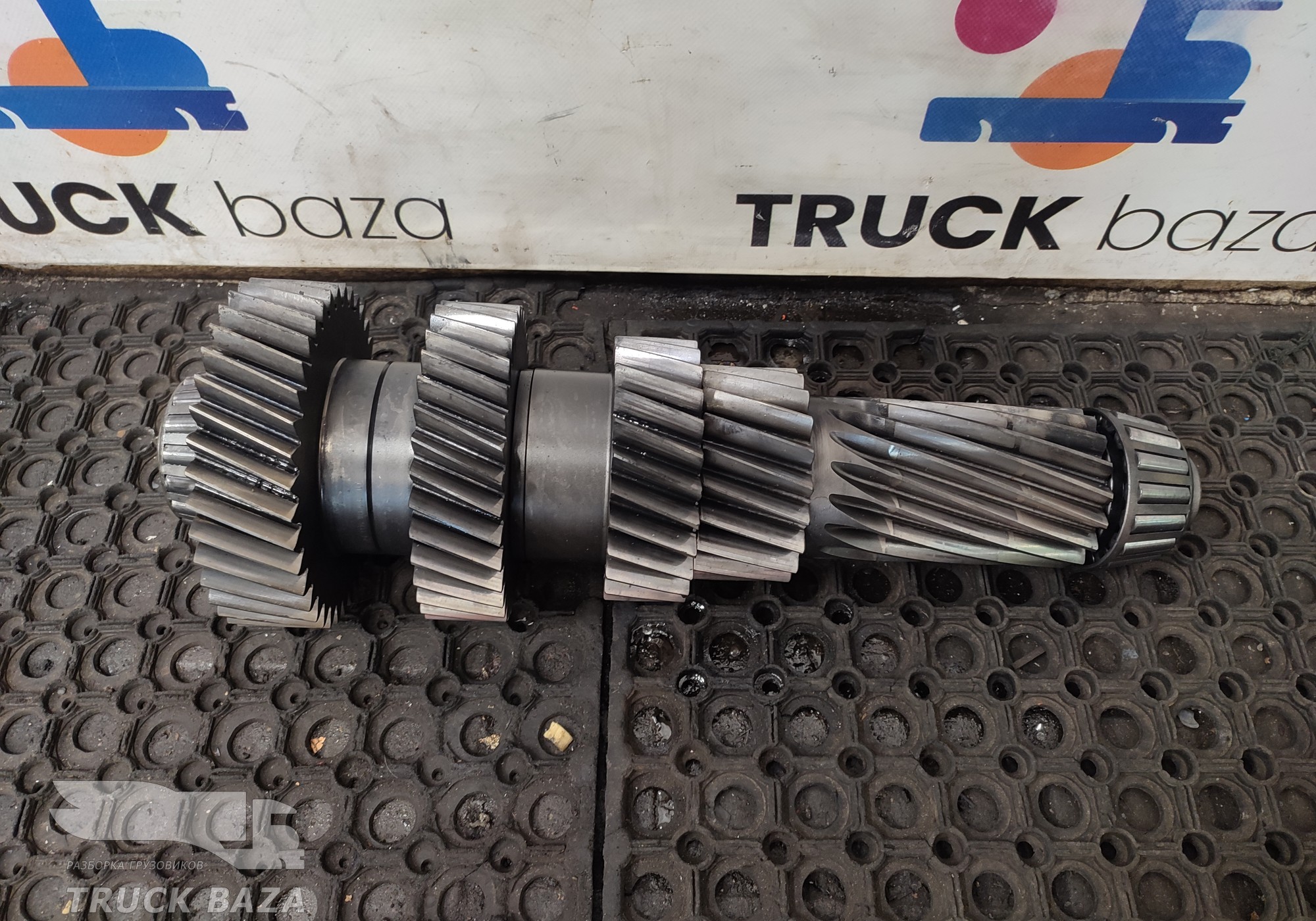 1295189 Вал промежуточный КПП 16S2333TD