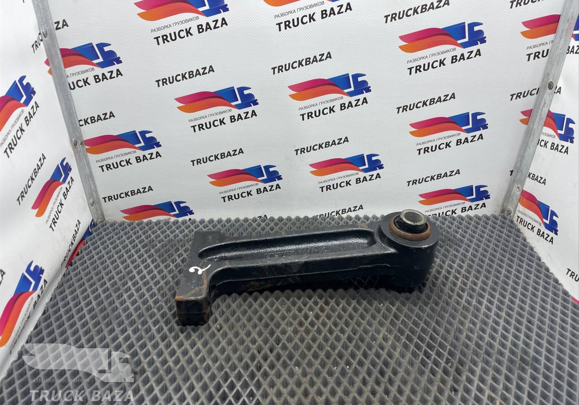 000560189106 Кронштейн торсиона кабины левый для КАМАЗ 54901