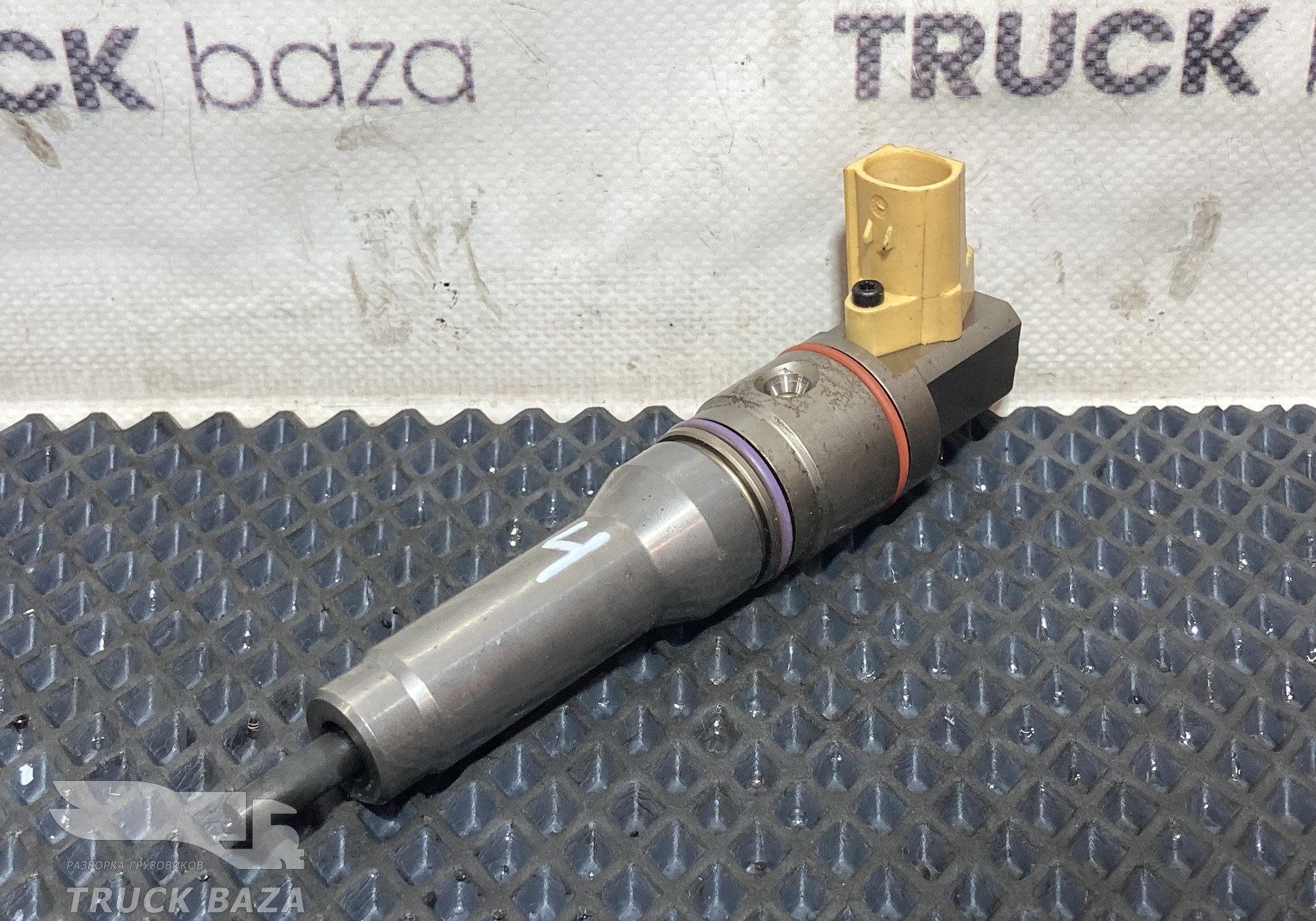 1925657 Форсунка топливная для Daf XF106 (с 2012)