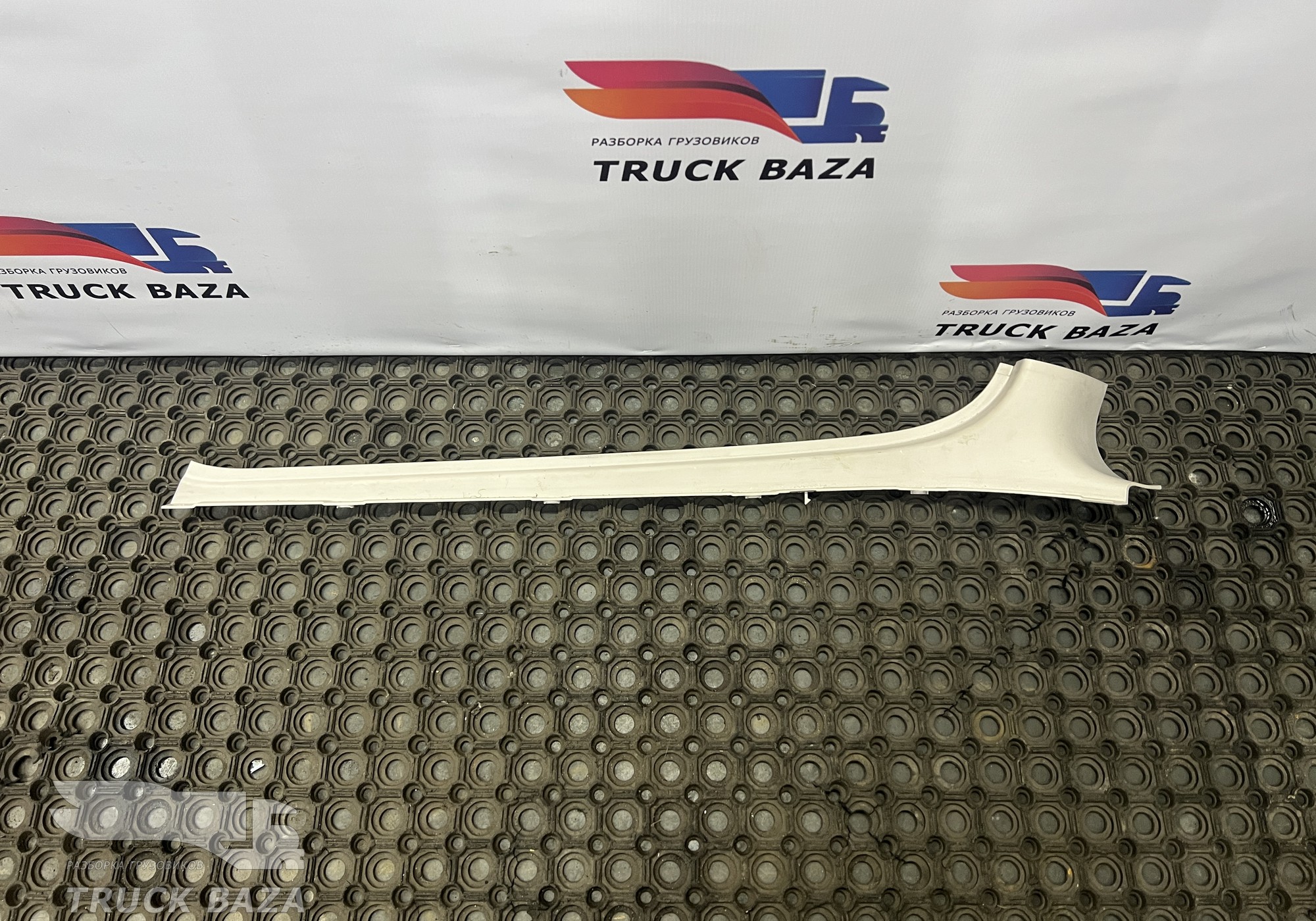 549015402140 Облицовка проема двери правая для КАМАЗ 54901