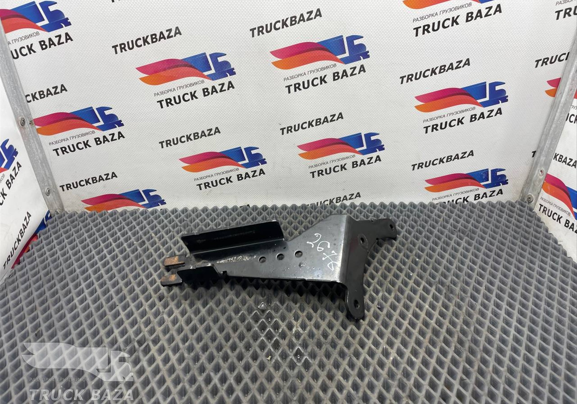 51063400323 Кронштейн помпы для Man TGX II (с 2012)