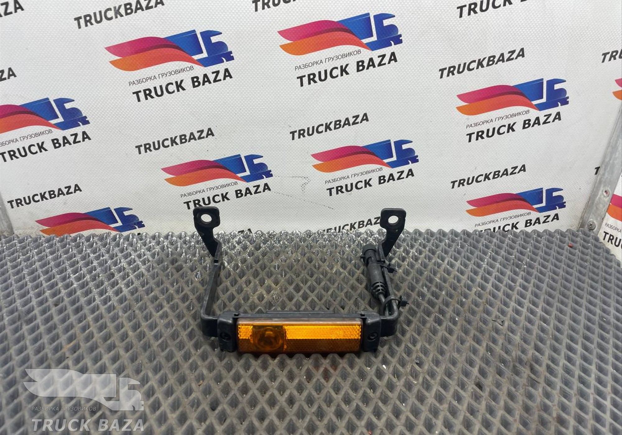 1697119 Фонарь габаритный для Daf XF106 (с 2012)