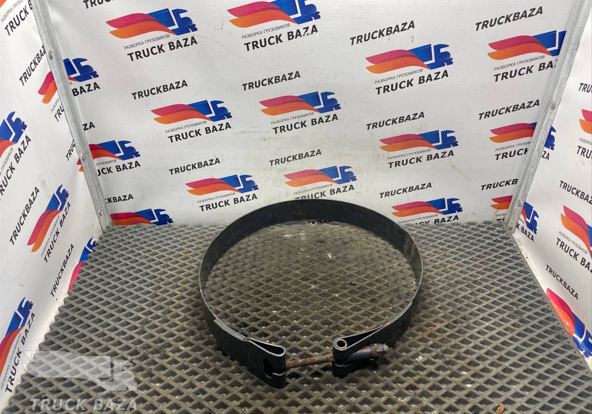 1391742 Хомут ресивера