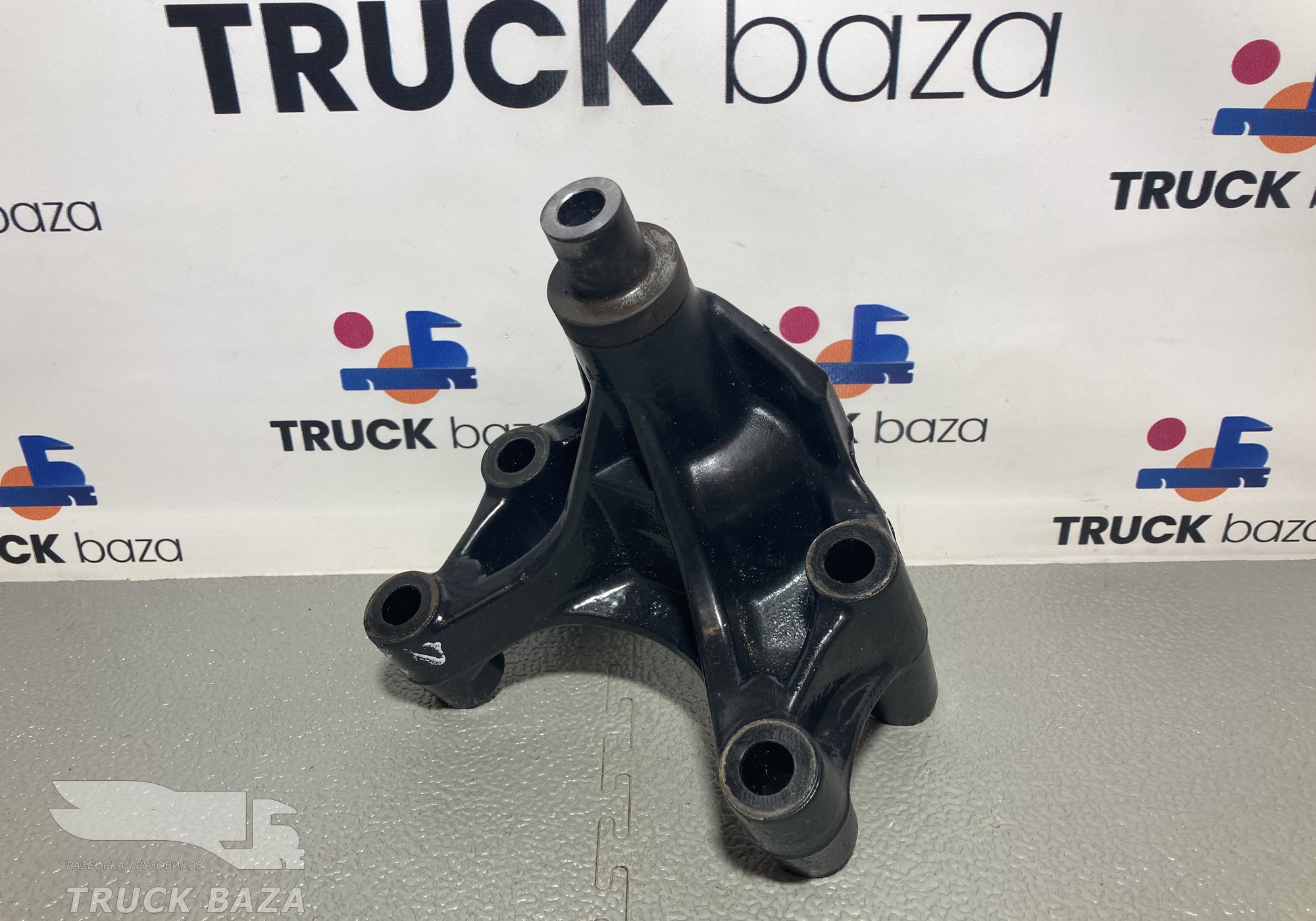 85417206024 Кронштейн цилиндра подъема кабины для Man TGX TG3 (с 2020)