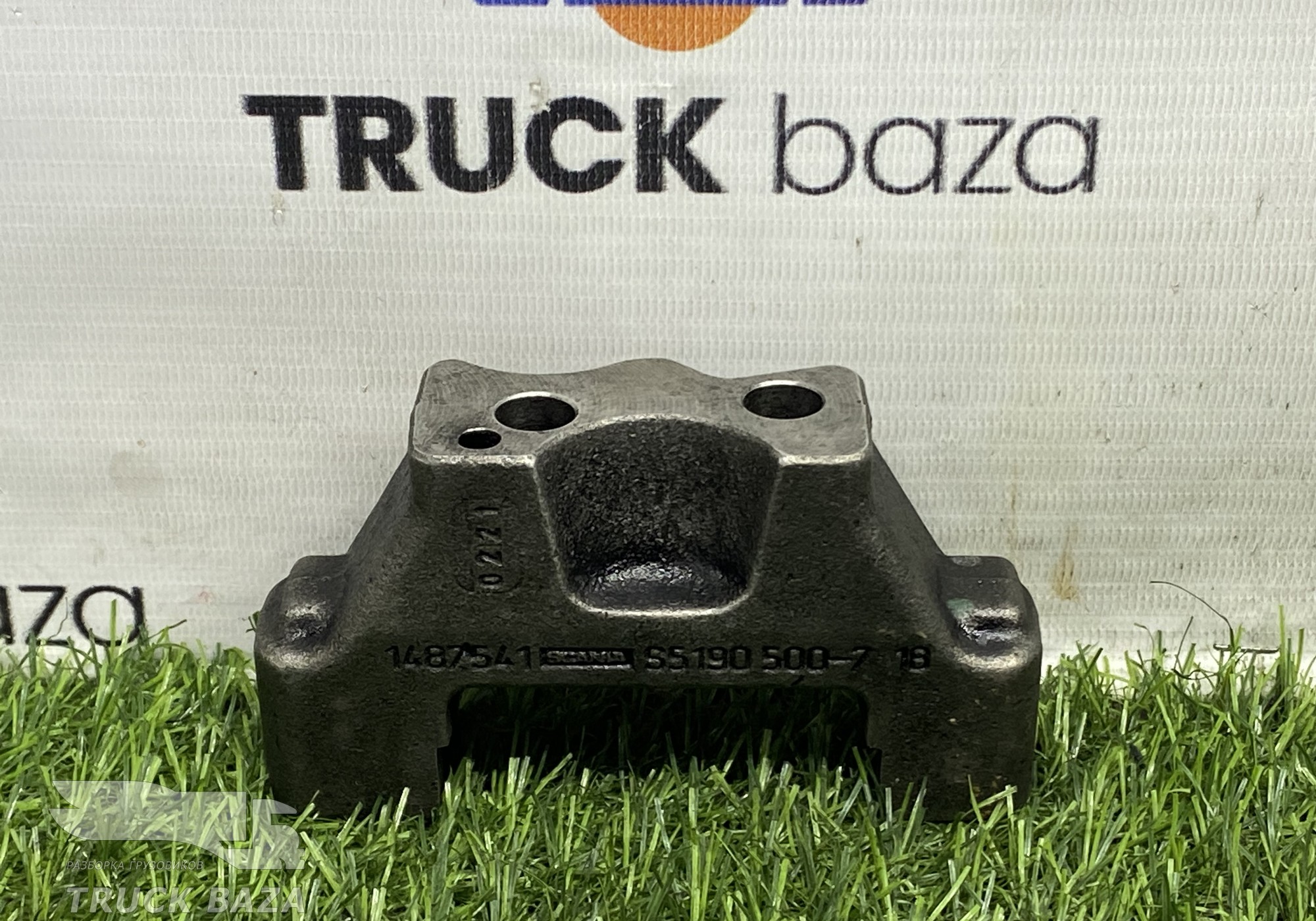 1487541 Кронштейн вала коромысел