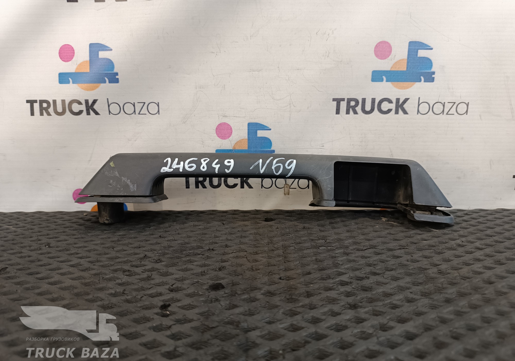 81611410003 Ручка открывания капота левая для Man