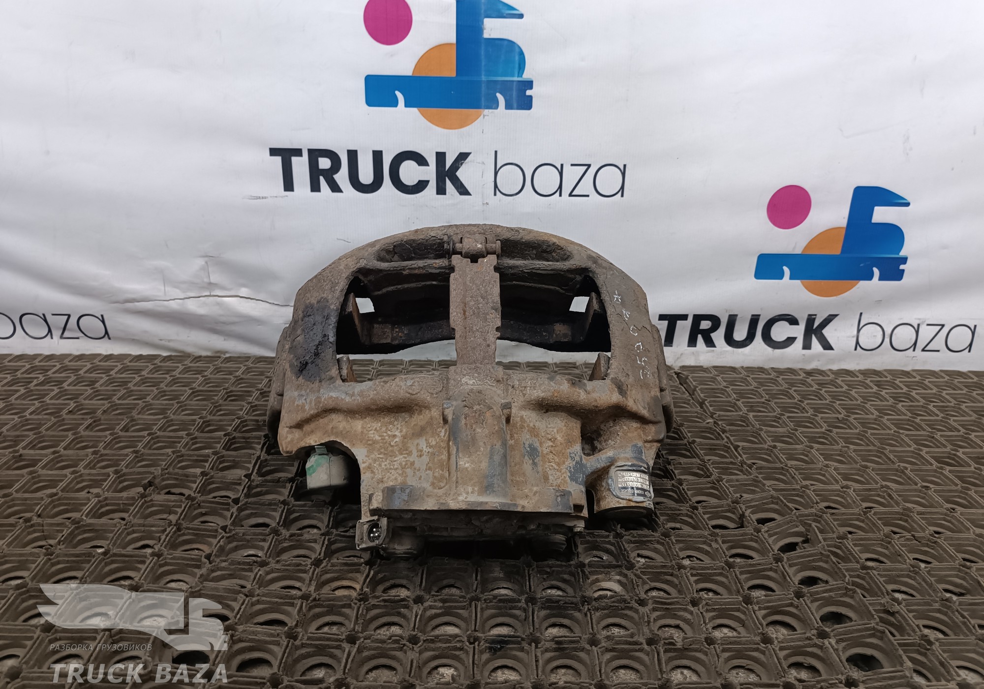 5801341082 Суппорт правый для Iveco