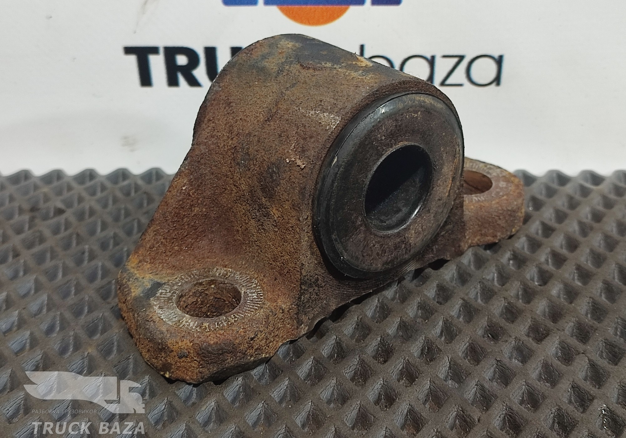 43082906090 Кронштейн стойки переднего стабилизатора для КАМАЗ 5490 (с 2013)