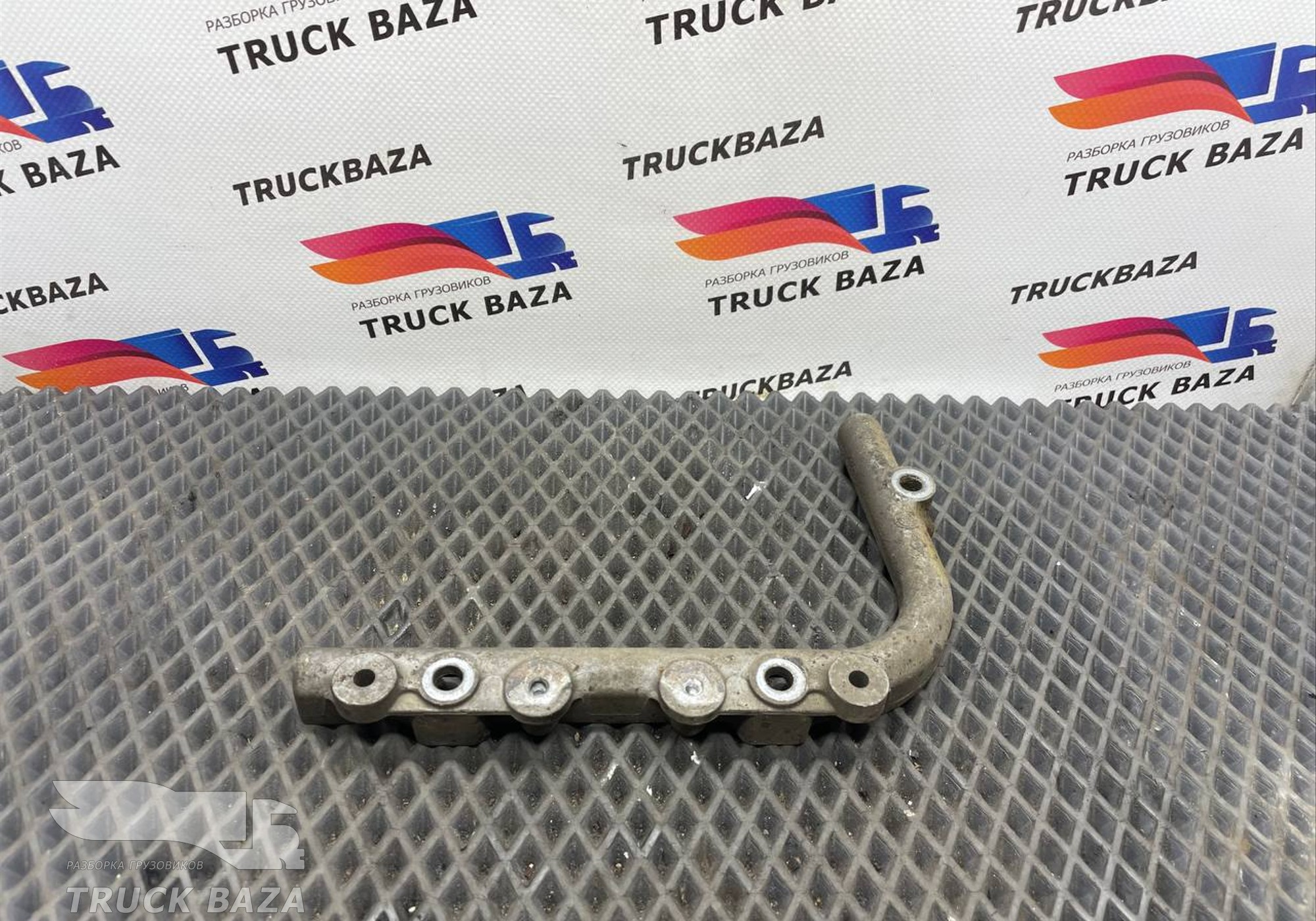 51058400150 Кронштейн поддона масляного правый для Man TGX II (с 2012)