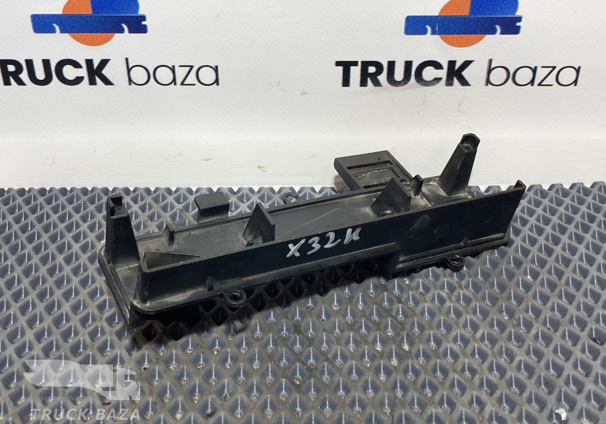 E8960 Накладка отопителя для Daf XF106 (с 2012)