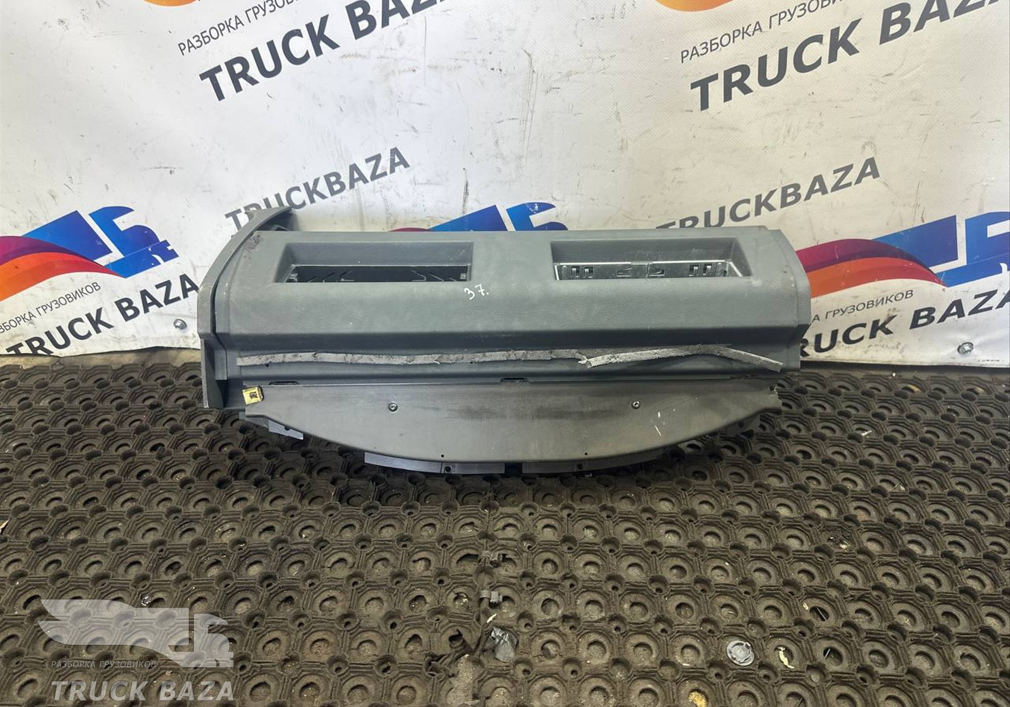 81639030257 Панель салона верхняя для Man TGS